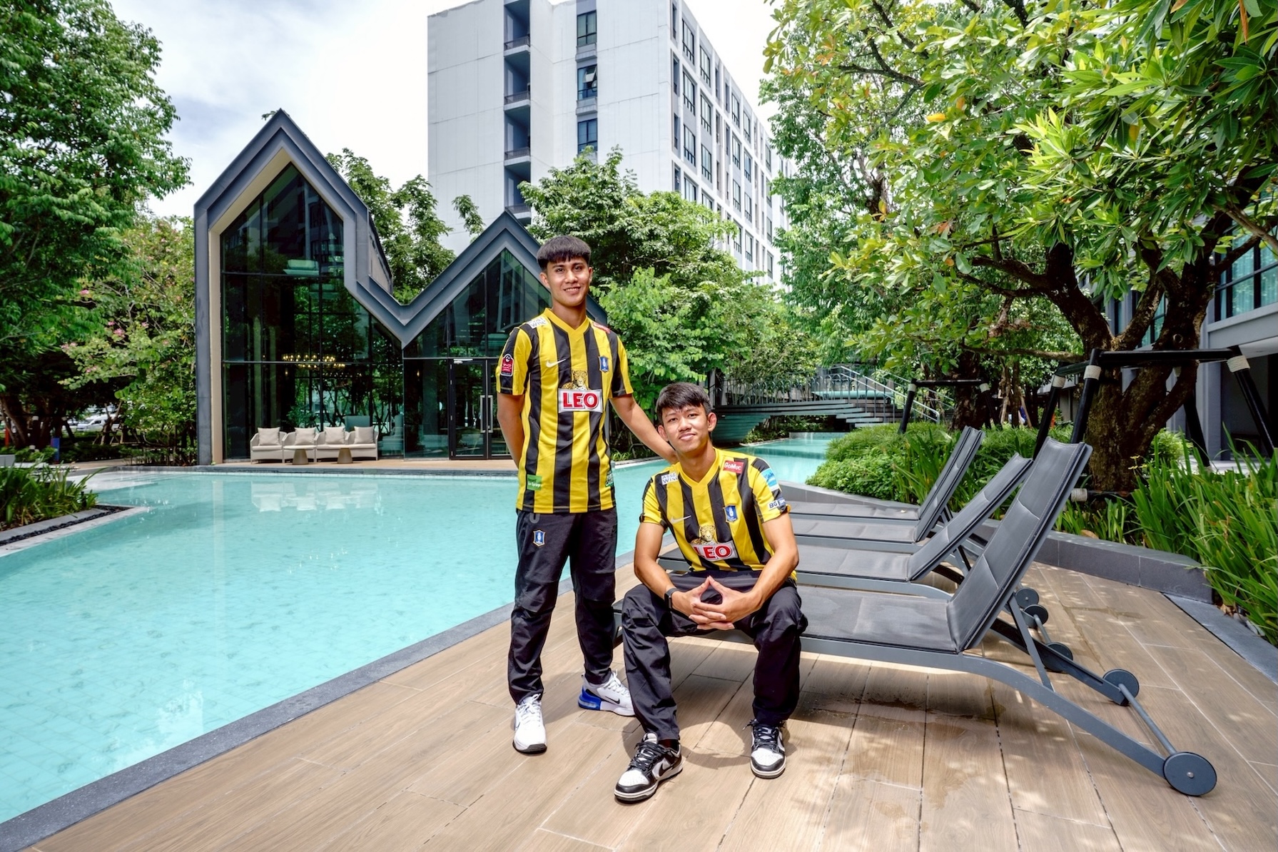 “แอสเซทไวส์” หนุนฝันนักเตะดาวรุ่งแนวหน้าทีม “บีจี ปทุม ยูไนเต็ด” มอบคอนโดฯ พักฟรี 1 ปีเต็มย่านรังสิต ทำเลใกล้สนามชาร์จพลังให้ซ้อมเต็มร้อย