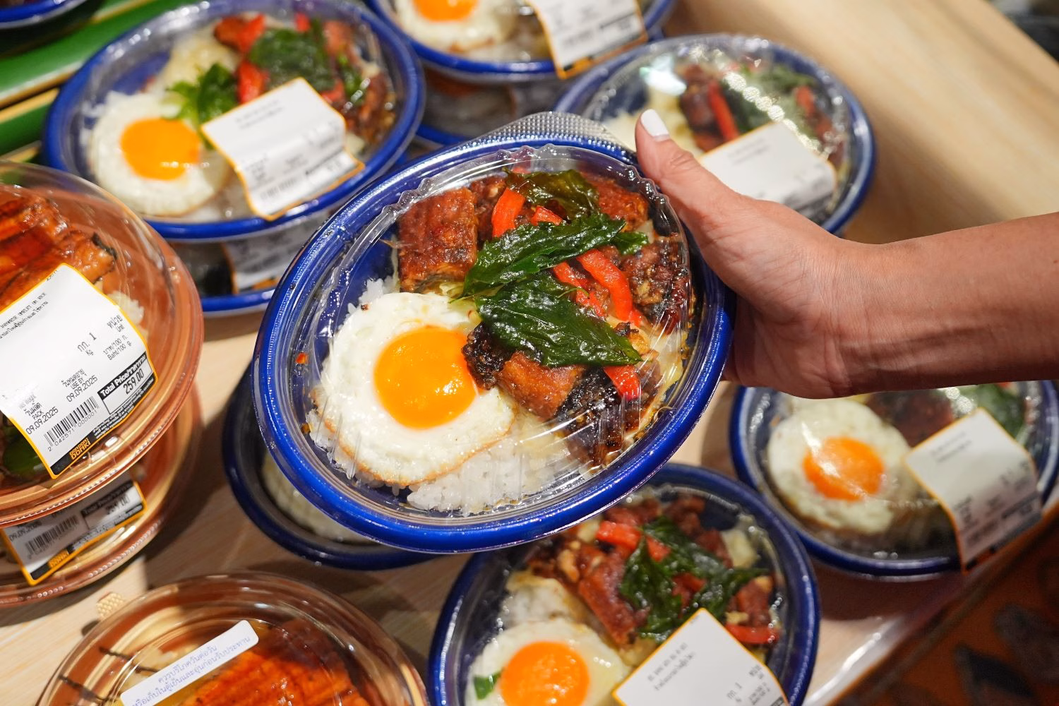 สิ้นสุดการรอคอย! เซ็นทรัล เวสต์เกต ต้อนรับ ‘ดอง ดอง ดองกิ’ สาขาแรกของย่าน พร้อมโซนใหม่ “self Pick Sushi & Cake” ครั้งแรกในไทย ครบทุกความเป็นญี่ปุ่นในที่เดียว