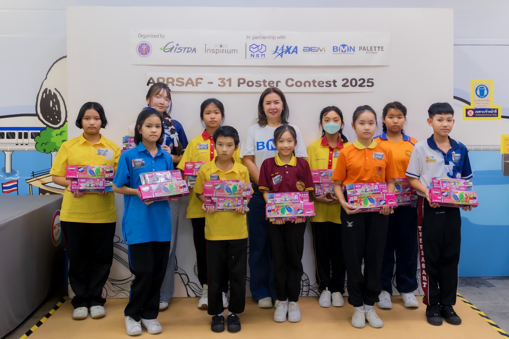 Bmn เปิดพื้นที่ส่งเสริมจินตนาการเยาวชนไทย กับงาน Aprsaf – 31 Poster Contest 2025 ภายใต้หัวข้อ “lunar City” ณ Metro Art สถานี Mrt พหลโยธิน