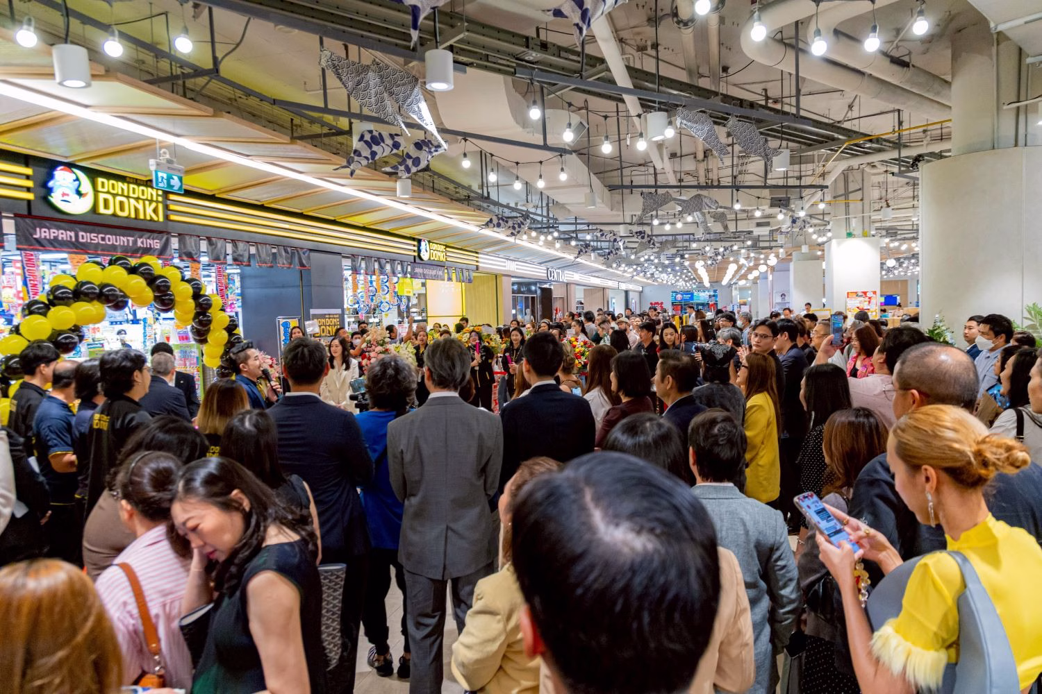 สิ้นสุดการรอคอย! เซ็นทรัล เวสต์เกต ต้อนรับ ‘ดอง ดอง ดองกิ’ สาขาแรกของย่าน พร้อมโซนใหม่ “self Pick Sushi & Cake” ครั้งแรกในไทย ครบทุกความเป็นญี่ปุ่นในที่เดียว