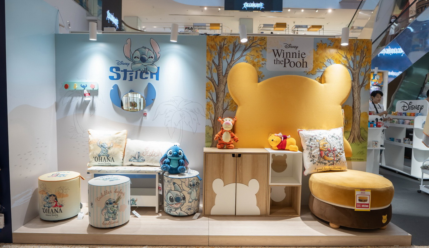 4 7 ก.ย. นี้ เอสบี ดีไซน์สแควร์ เนรมิตบูธ “disney Home” สุดอลัง ในงาน “disney Toy Expo Thailand 2025” พบของแต่งบ้านดิสนีย์ลิขสิทธิ์แท้ ที่จะเปลี่ยนทุกมุมบ้านให้เต็มไปด้วยความมหัศจรรย์