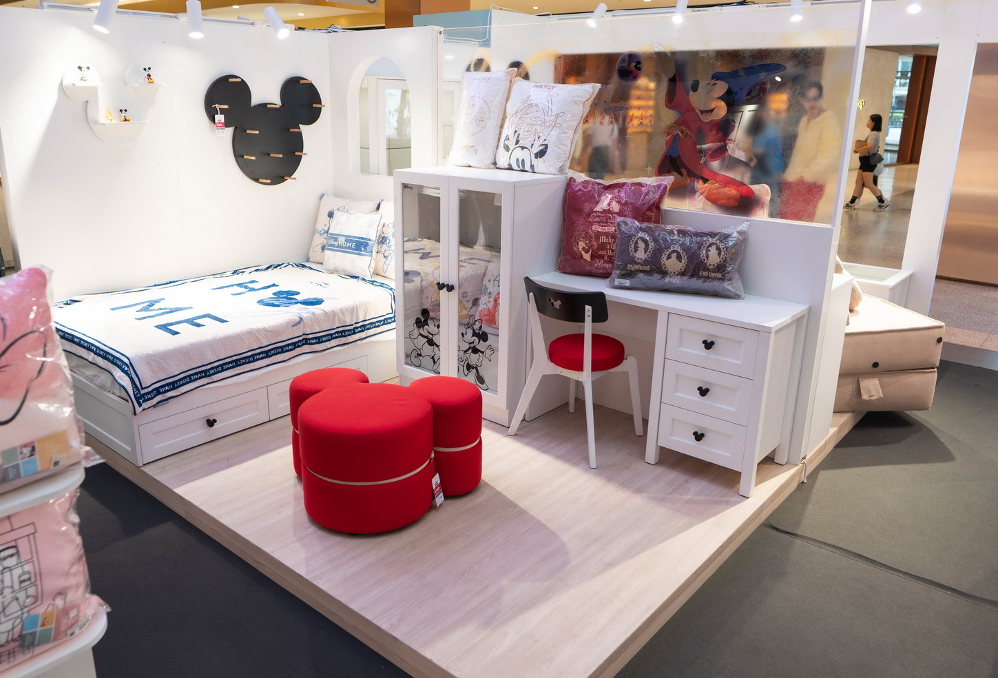 4 7 ก.ย. นี้ เอสบี ดีไซน์สแควร์ เนรมิตบูธ “disney Home” สุดอลัง ในงาน “disney Toy Expo Thailand 2025” พบของแต่งบ้านดิสนีย์ลิขสิทธิ์แท้ ที่จะเปลี่ยนทุกมุมบ้านให้เต็มไปด้วยความมหัศจรรย์