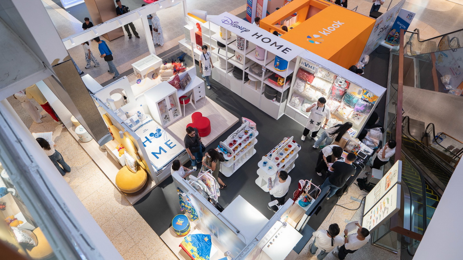 4 7 ก.ย. นี้ เอสบี ดีไซน์สแควร์ เนรมิตบูธ “disney Home” สุดอลัง ในงาน “disney Toy Expo Thailand 2025” พบของแต่งบ้านดิสนีย์ลิขสิทธิ์แท้ ที่จะเปลี่ยนทุกมุมบ้านให้เต็มไปด้วยความมหัศจรรย์