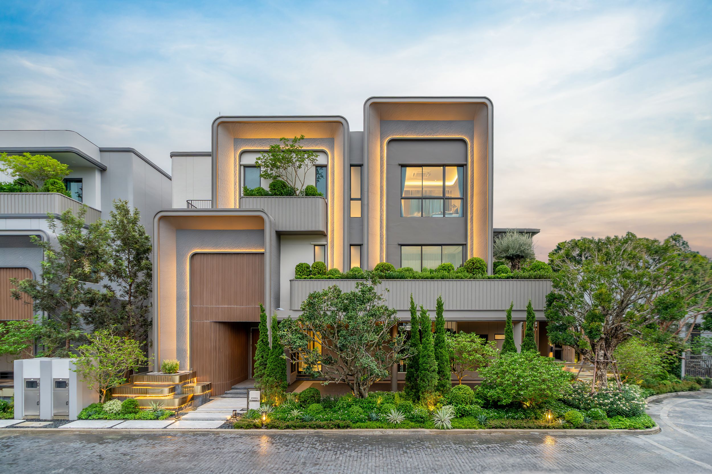 Sc Asset X Jo Malone London เปิดประสบการณ์ความหรูหราผ่านกลิ่นหอมและการออกแบบ บนคฤหาสน์หรู Grand Bangkok Boulevard 15 ทำเลศักยภาพ เอกสิทธิ์เพียง 10 ครอบครัว พร้อมเซ็ทของขวัญมูลค่ารวมกว่า 300,000 บาท*