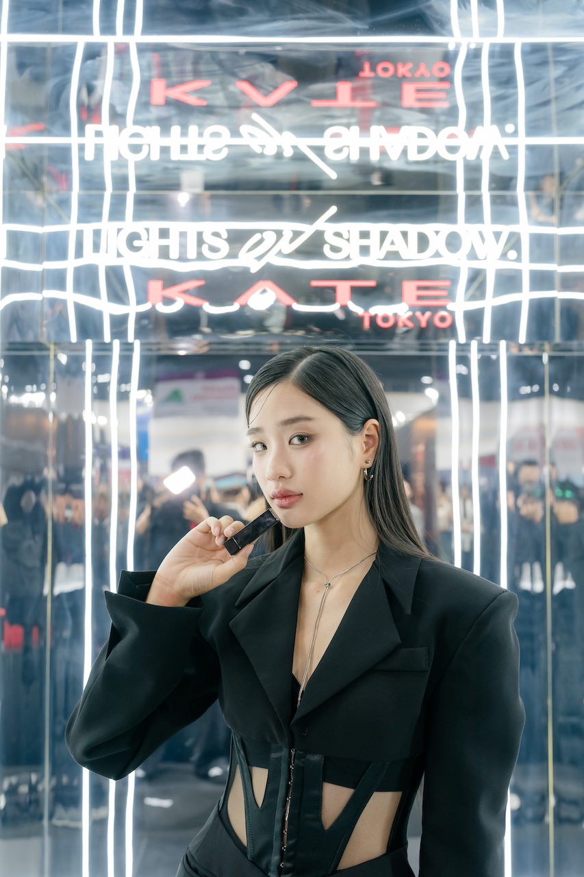 Kate ชวนร่วมสัมผัสพลังความงามภายใต้แคมเปญ “lights On Shadow” ในงาน Nippon Haku Bangkok 2025 พร้อมเปิดตัว Brand Muse คนใหม่ “ตู ต้นตะวัน” ที่จะมาถ่ายทอดความมั่นใจ และเสน่ห์ที่ไร้กฎเกณฑ์