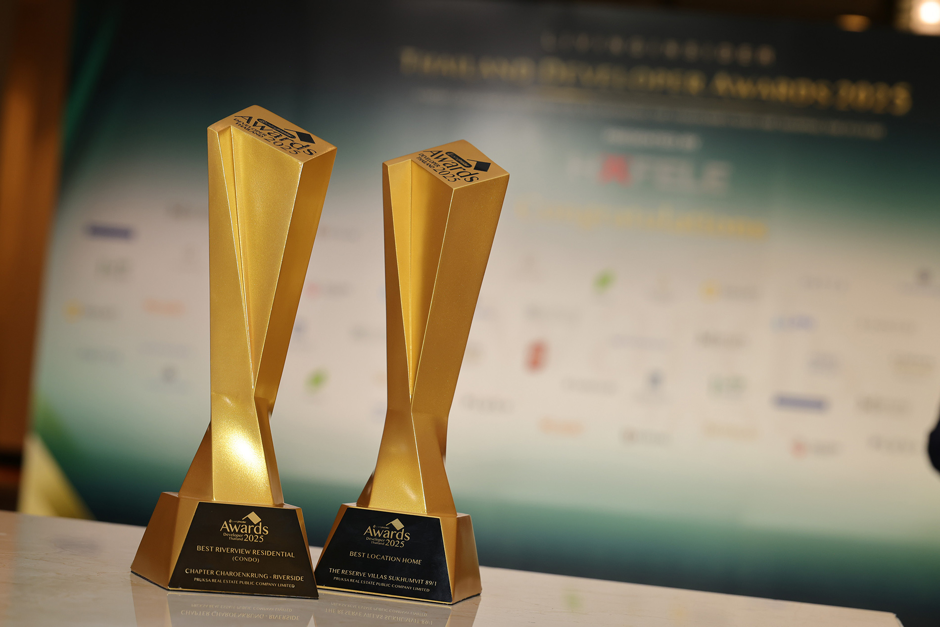 “พฤกษา คว้า 2 รางวัลใหญ่ “livinginsider Thailand Developer Awards 2025” จาก แชปเตอร์ เจริญกรุง–ริเวอร์ไซด์ และเดอะ รีเซิร์ฟ วิลล่า 89/1 ประกาศความสำเร็จแนวคิด “lifetime Well Living อยู่ดี…ทั้งชีวิต”