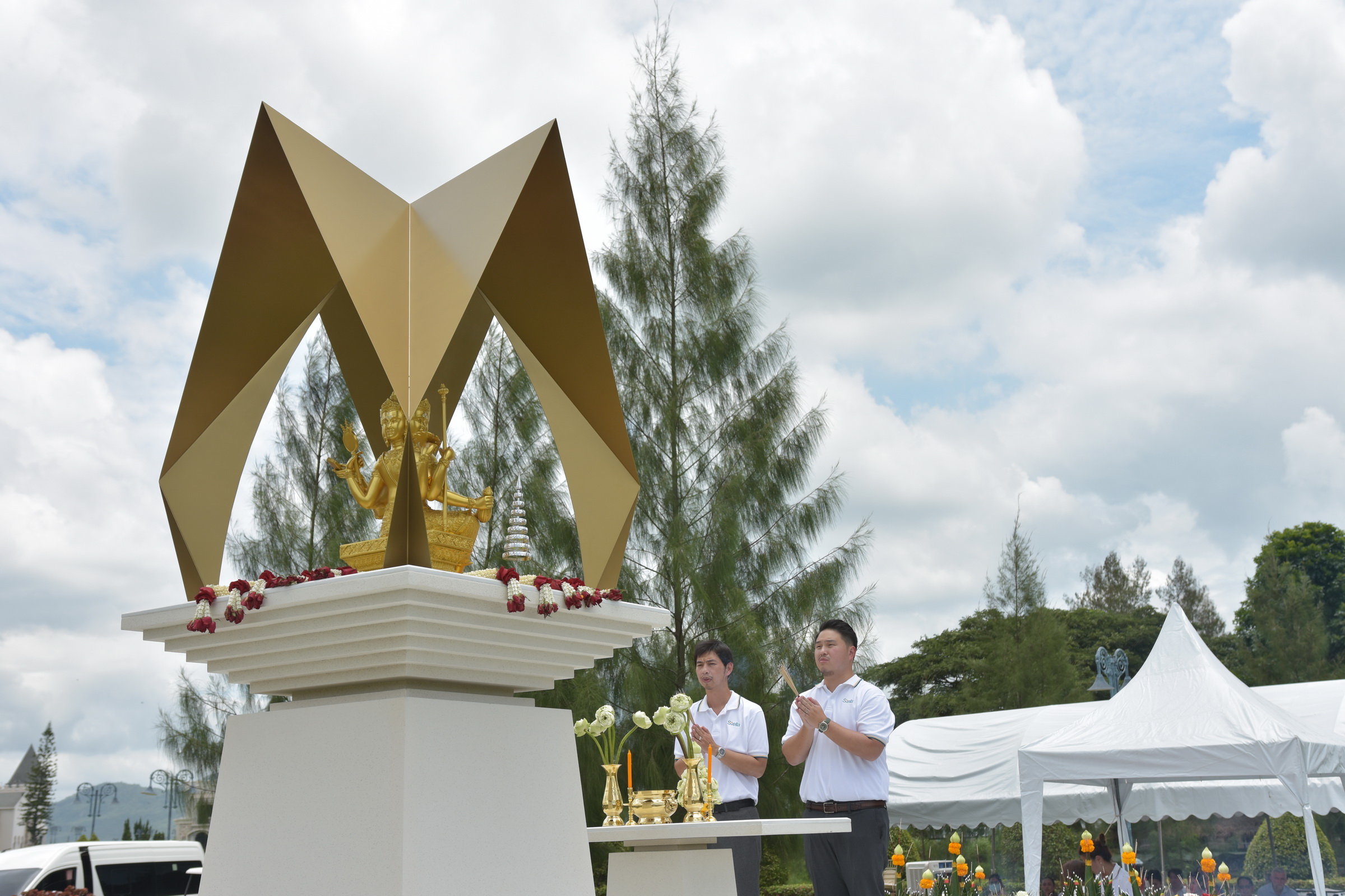 “สเตลล่า”ถือฤกษ์ดีจัดพิธีบวงสรวงตั้งศาลพระพรหม โครงการสเตลล่าโอโซน เขาใหญ่ เตรียมรับกิจกรรมใหญ่ปลายปี