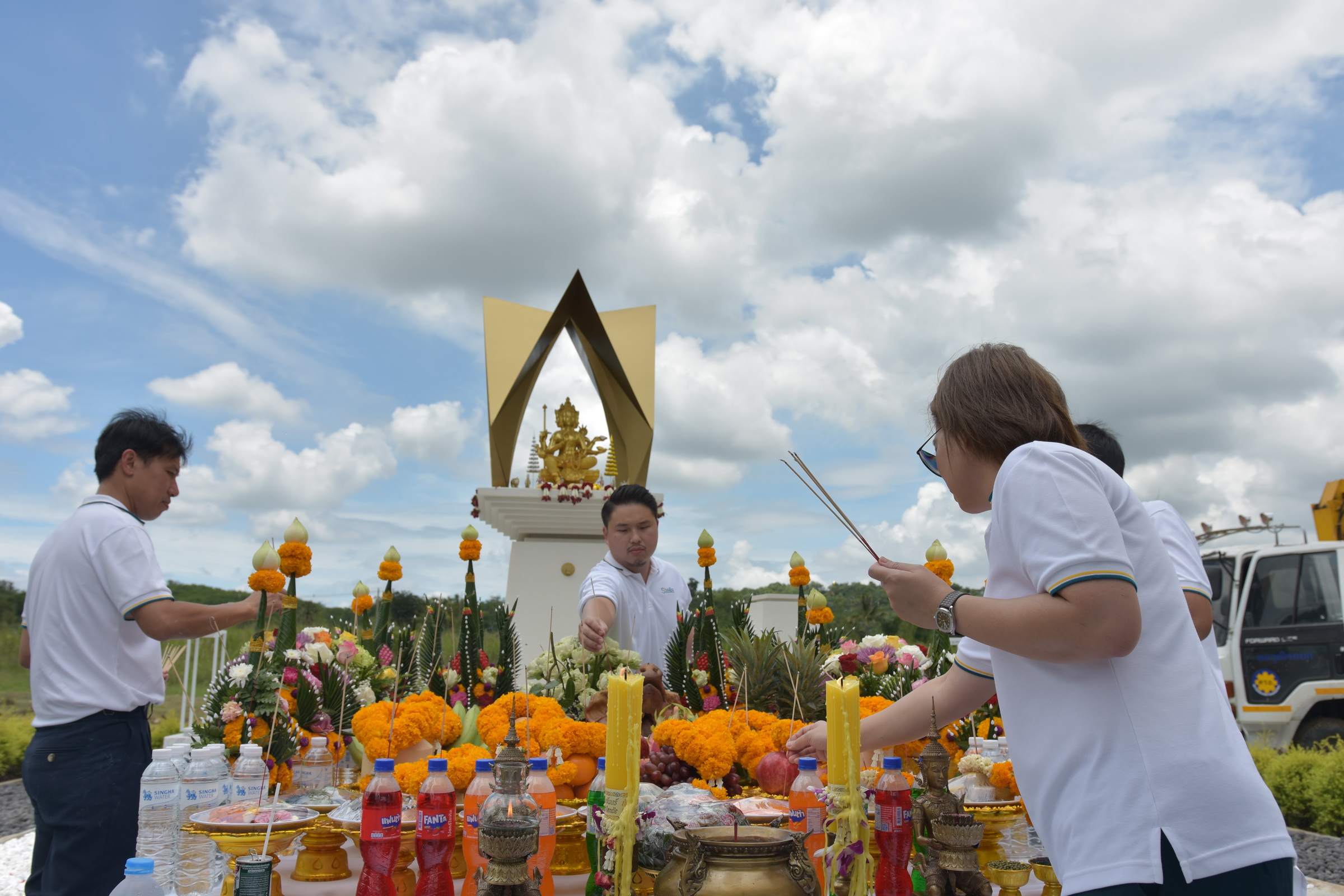 “สเตลล่า”ถือฤกษ์ดีจัดพิธีบวงสรวงตั้งศาลพระพรหม โครงการสเตลล่าโอโซน เขาใหญ่ เตรียมรับกิจกรรมใหญ่ปลายปี