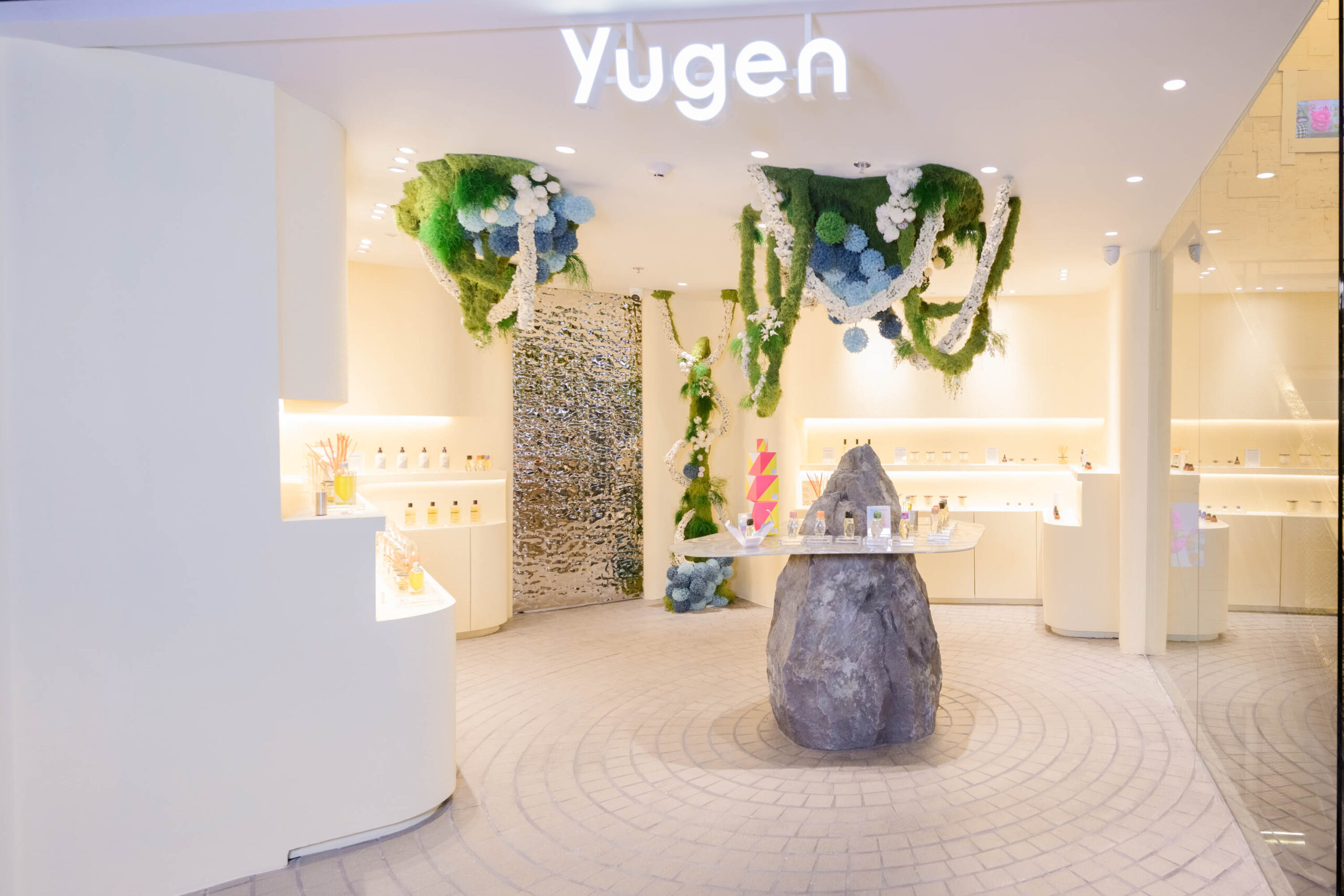 Yugen เปิดตัวคอลเล็กชันน้ำหอมสำหรับผิวกายครั้งแรก ‘eau De Parfum’ พร้อมเผยโฉม Store Experience แห่งแรกในไทย ภายใต้คอนเซ็ปต์ ‘สวนแห่งกลิ่นหอม’ ใจกลางเมือง