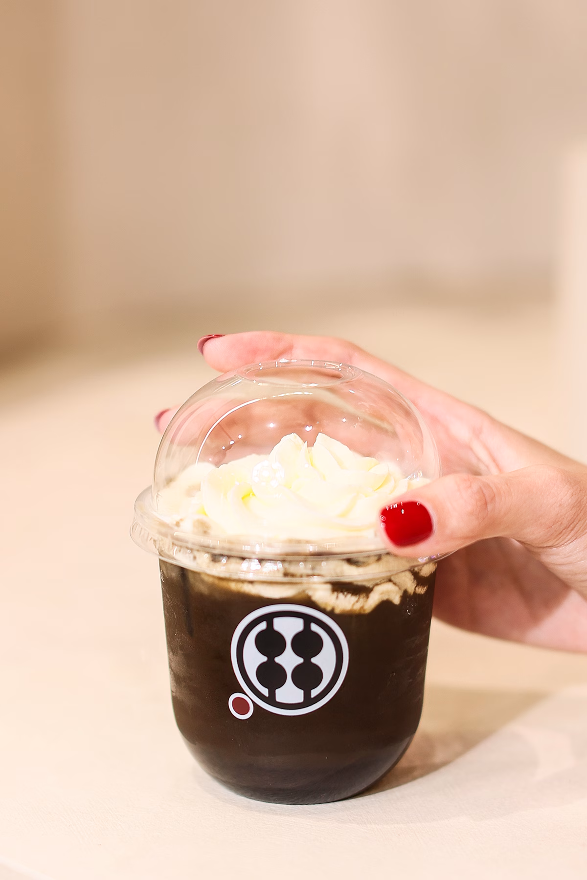 เมกาบางนา เสิร์ฟความอร่อยต้อนรับฮาโลวีนในแคมเปญ “mega Trick Or Drink” แลกรับฟรี! เมนูเครื่องดื่มสุดพิเศษจาก 12 ร้านคาเฟ่ชั้นนำ วันนี้ – 31 ต.ค. 68 ที่ศูนย์การค้าเมกาบางนา