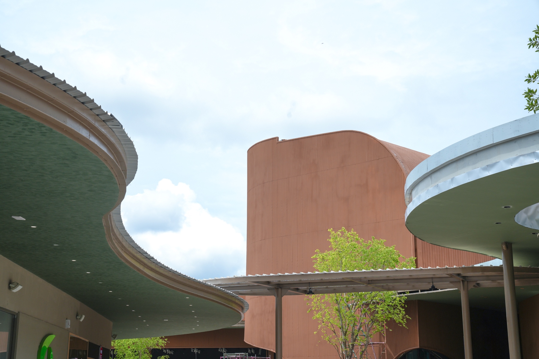 First Look “เซ็นทรัล กระบี่” แลนด์มาร์กใหม่แห่งอันดามัน ศูนย์การค้าที่ผสานดีไซน์ยั่งยืนกับธรรมชาติอย่างลงตัว ก่อนเปิดจริง 24 ต.ค. นี้