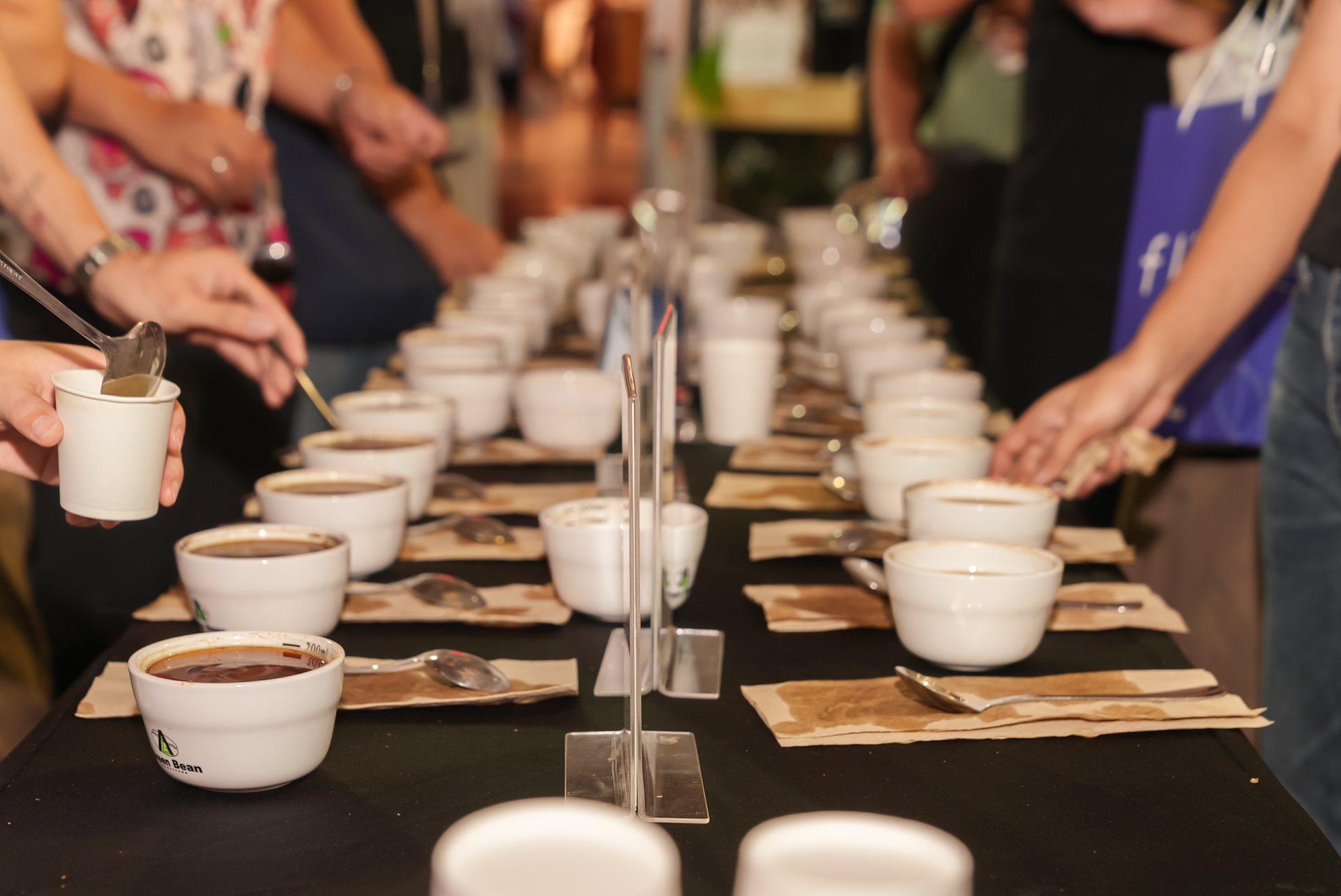 จุดนัดพบคอกาแฟ! ดริป คั่ว บด สด ครบที่เซ็นทรัลเวิลด์ รวมความพิเศษจากวงการกาแฟทั่วโลก ไว้ในงาน “world Coffee Hub” 8–14 ตุลาคม 68 นี้