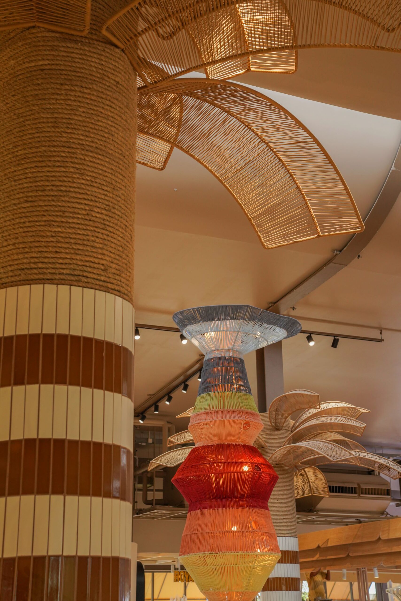 First Look “เซ็นทรัล กระบี่” แลนด์มาร์กใหม่แห่งอันดามัน ศูนย์การค้าที่ผสานดีไซน์ยั่งยืนกับธรรมชาติอย่างลงตัว ก่อนเปิดจริง 24 ต.ค. นี้