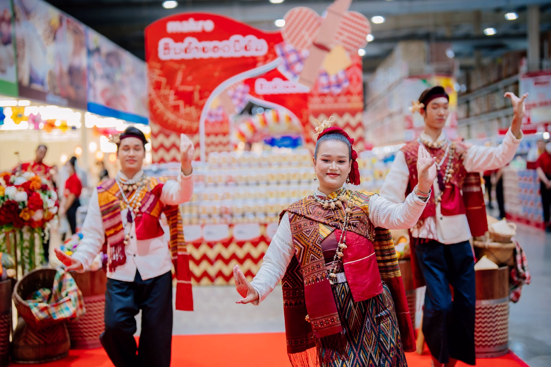 ซีพี แอ็กซ์ตร้า เปิดแคมเปญ “sabaidee Thailand Shopping Destination” ชู “แม็คโคร โลตัส” จุดหมายแหล่งช้อปปิ้งของชาวลาว