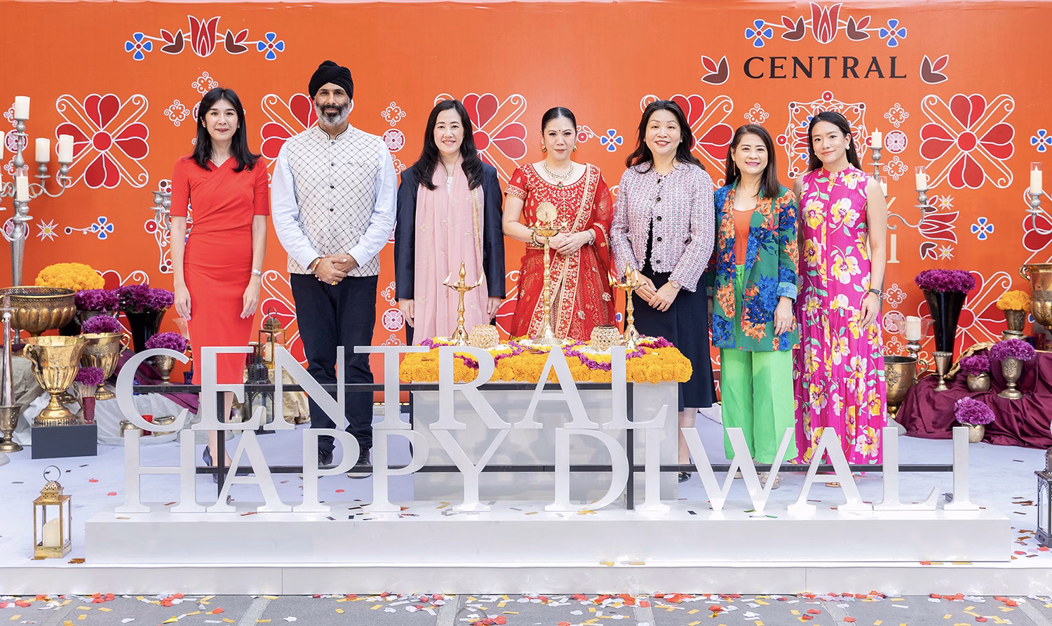 ครั้งแรก! Central & Robinson ผนึก ททท. รังสรรค์รังโกลีใหญ่ที่สุดในกรุงเทพฯ ฉลองเทศกาล Diwali เทศกาลแห่งแสงสว่างและความสุข ต้อนรับนักท่องเที่ยวอินเดียจากทั่วโลก