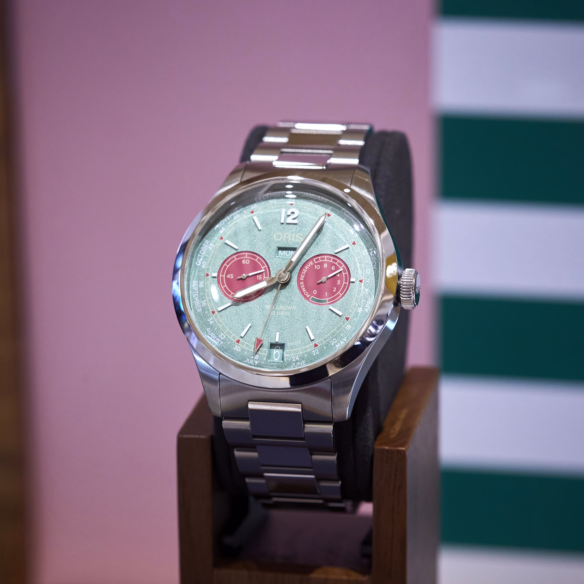 ห้างเซ็นทรัล ในเครือเซ็นทรัล รีเทล จัดงานมหกรรมนาฬิกาสุดยิ่งใหญ่ “central International Watch Fair 2025” ชูกลยุทธ์ Omni Channel เจาะลูกค้าทุกกลุ่ม โดยเฉพาะมิลเลนเนียลและเจน Z ตอบโจทย์ทุกไลฟ์สไตล์วอทช์เลิฟเวอร์ยุคใหม่