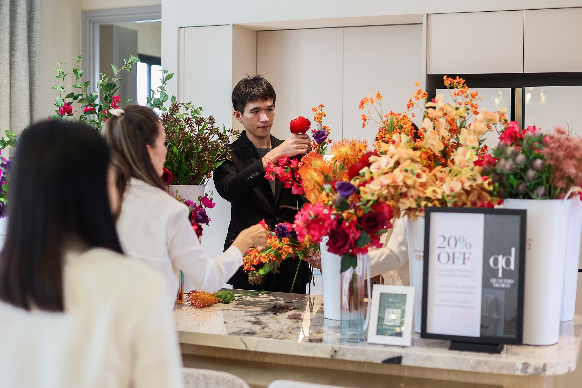 “สิงห์ เอสเตท” เปิดบ้าน S’rin พรานนก กาญจนา จัดกิจกรรม “the Infinite Crafts” ร่วมกับ “เบนท์ลีย์ แบงค็อก” มอบประสบการณ์สุดพิเศษเพื่อลูกบ้านและลูกค้าคนพิเศษ