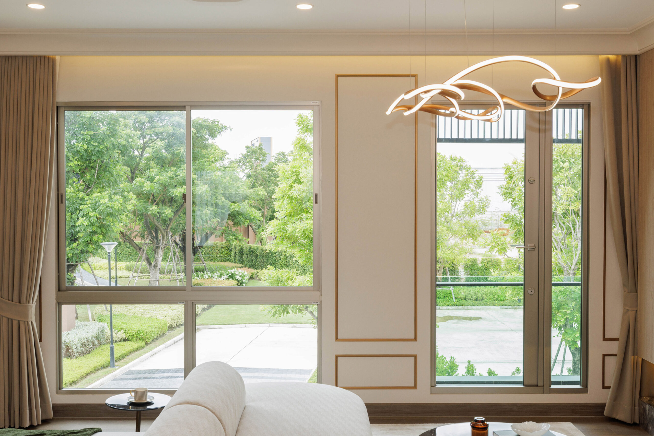 “บ้านอยู่ดีทั้งชีวิต! พฤกษา จับมือ “ทอสเท็ม” นำนวัตกรรมประตูหน้าต่างมาตรฐานญี่ปุ่น เสริมความปลอดภัย–ลดค่าไฟ”