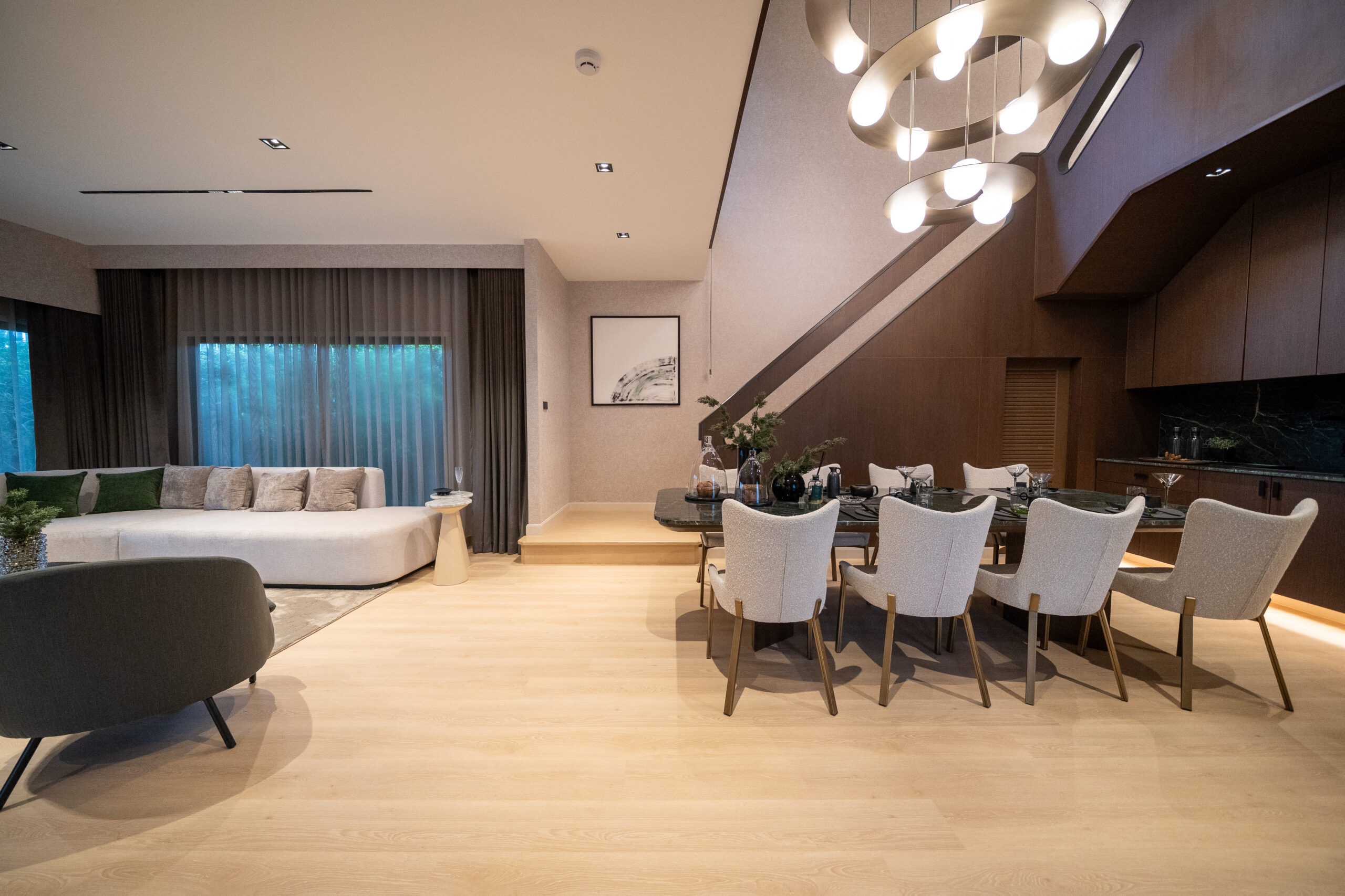 Sc Asset ส่งแบรนด์ใหม่ “เวนิว ฟอร์ม บางนา – ศรีวารี” บ้าน Form ดี ดีไซน์ทรงเลขาคณิต สไตล์ Mid Century Modern ชูจุดเด่นโถงสูง 6 เมตร ใกล้เมกาบางนา–สุวรรณภูมิ เปิดจองครั้งแรก 18–19 ต.ค.นี้