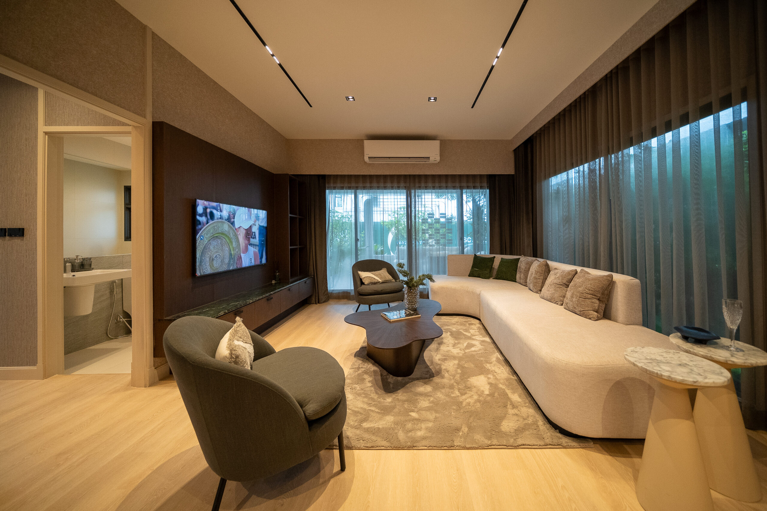 Sc Asset ส่งแบรนด์ใหม่ “เวนิว ฟอร์ม บางนา – ศรีวารี” บ้าน Form ดี ดีไซน์ทรงเลขาคณิต สไตล์ Mid Century Modern ชูจุดเด่นโถงสูง 6 เมตร ใกล้เมกาบางนา–สุวรรณภูมิ เปิดจองครั้งแรก 18–19 ต.ค.นี้