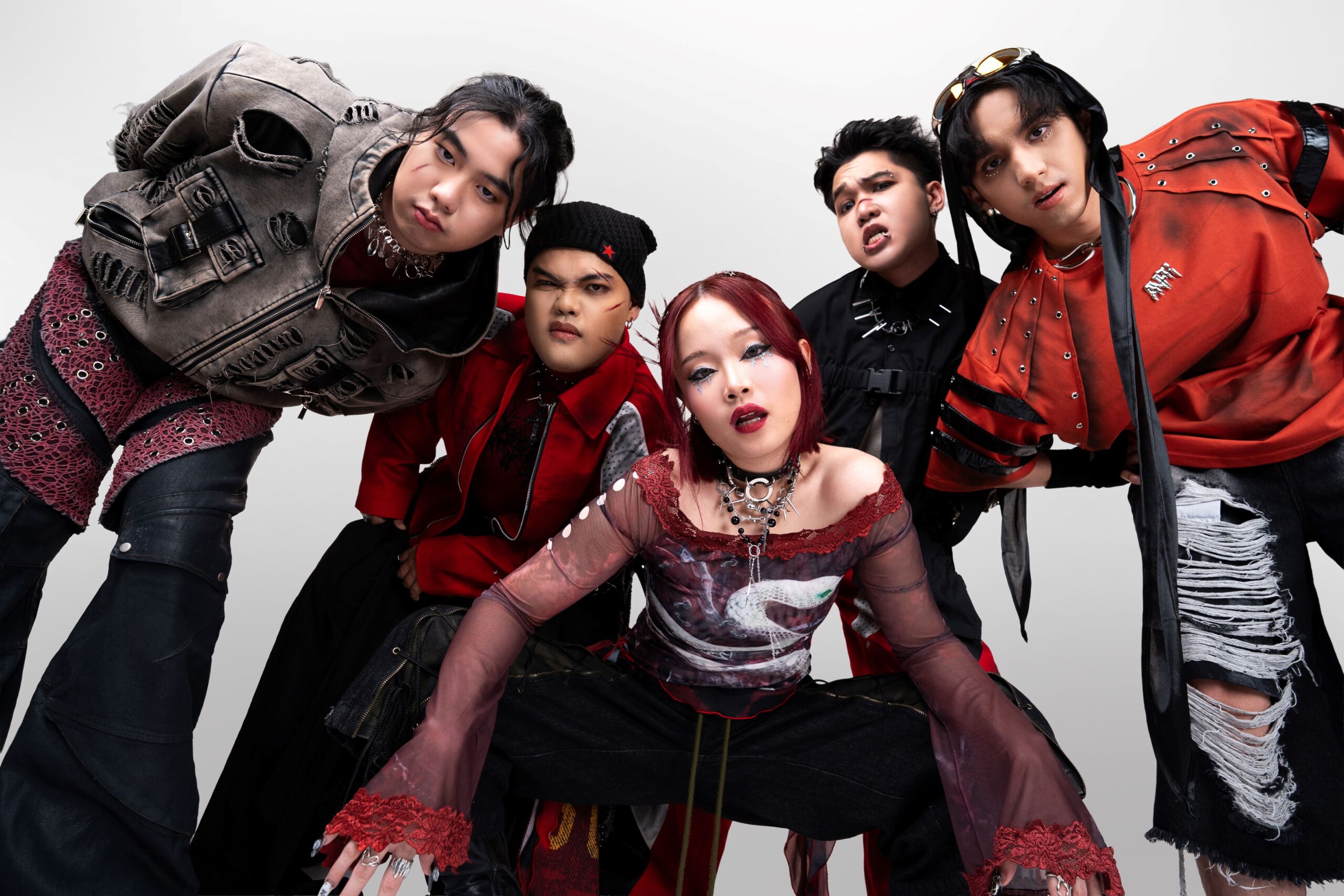 “chilax” ปล่อยอัลบั้มเต็มชุดแรก What A Life! รวม 7 เพลงแทนทุกอารมณ์ชีวิต!! พร้อมจัด Chilax: What A Life! The 1st Mini Concert…ขอบคุณแฟนๆ