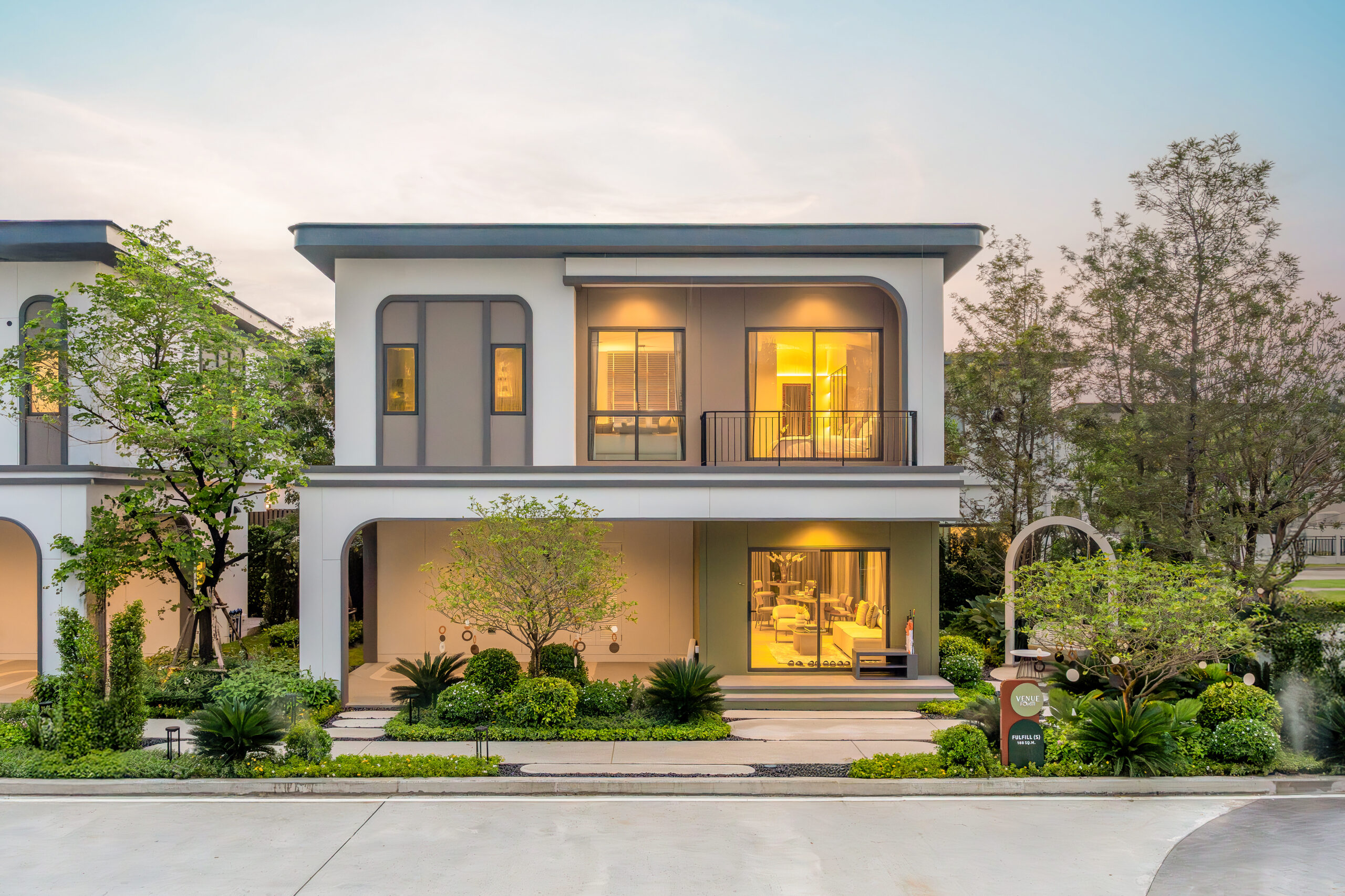 Sc Asset ส่งแบรนด์ใหม่ “เวนิว ฟอร์ม บางนา – ศรีวารี” บ้าน Form ดี ดีไซน์ทรงเลขาคณิต สไตล์ Mid Century Modern ชูจุดเด่นโถงสูง 6 เมตร ใกล้เมกาบางนา–สุวรรณภูมิ เปิดจองครั้งแรก 18–19 ต.ค.นี้