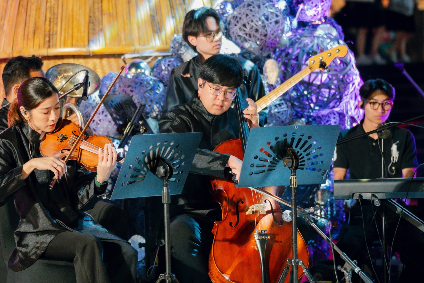 เริ่มแล้ว! เทศกาลสีสันกาสะลอง 2025 ตระการตา “ต้นคริสต์มาสหมอกพันวา” หนึ่งเดียวในโลก เทิดพระเกียรติสมเด็จพระบรมราชชนนีพันปีหลวง ถ่ายทอดเสน่ห์ อัตลักษณ์ไทยสู่เวทีโลก ณ เซ็นทรัล เชียงราย