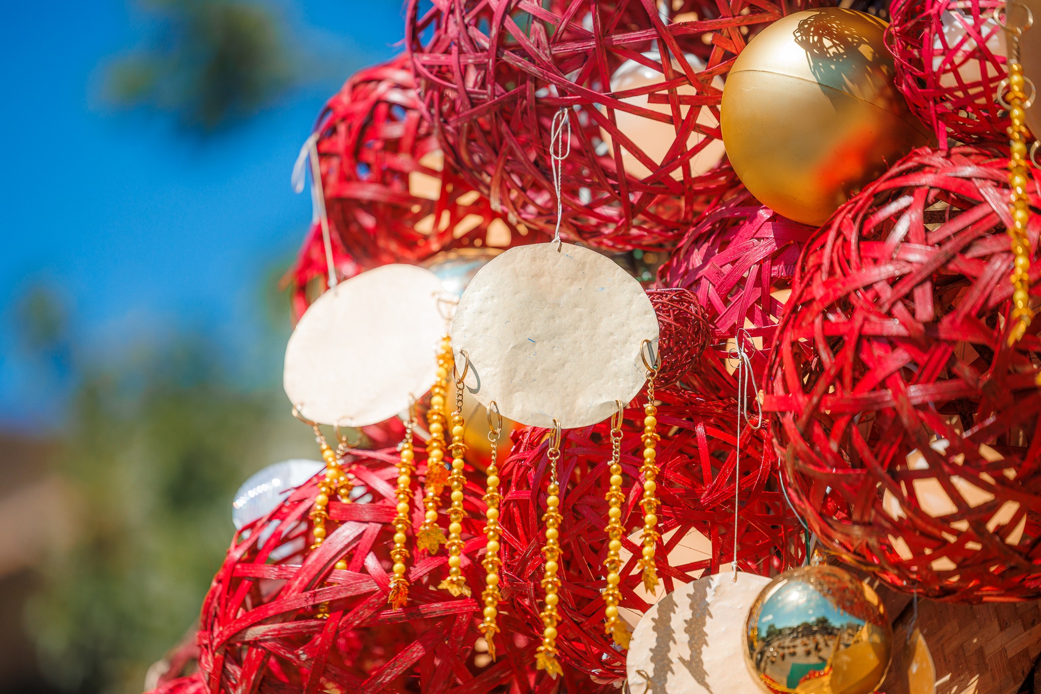 เริ่มแล้ว! เทศกาลสีสันกาสะลอง 2025 ตระการตา “ต้นคริสต์มาสหมอกพันวา” หนึ่งเดียวในโลก เทิดพระเกียรติสมเด็จพระบรมราชชนนีพันปีหลวง ถ่ายทอดเสน่ห์ อัตลักษณ์ไทยสู่เวทีโลก ณ เซ็นทรัล เชียงราย