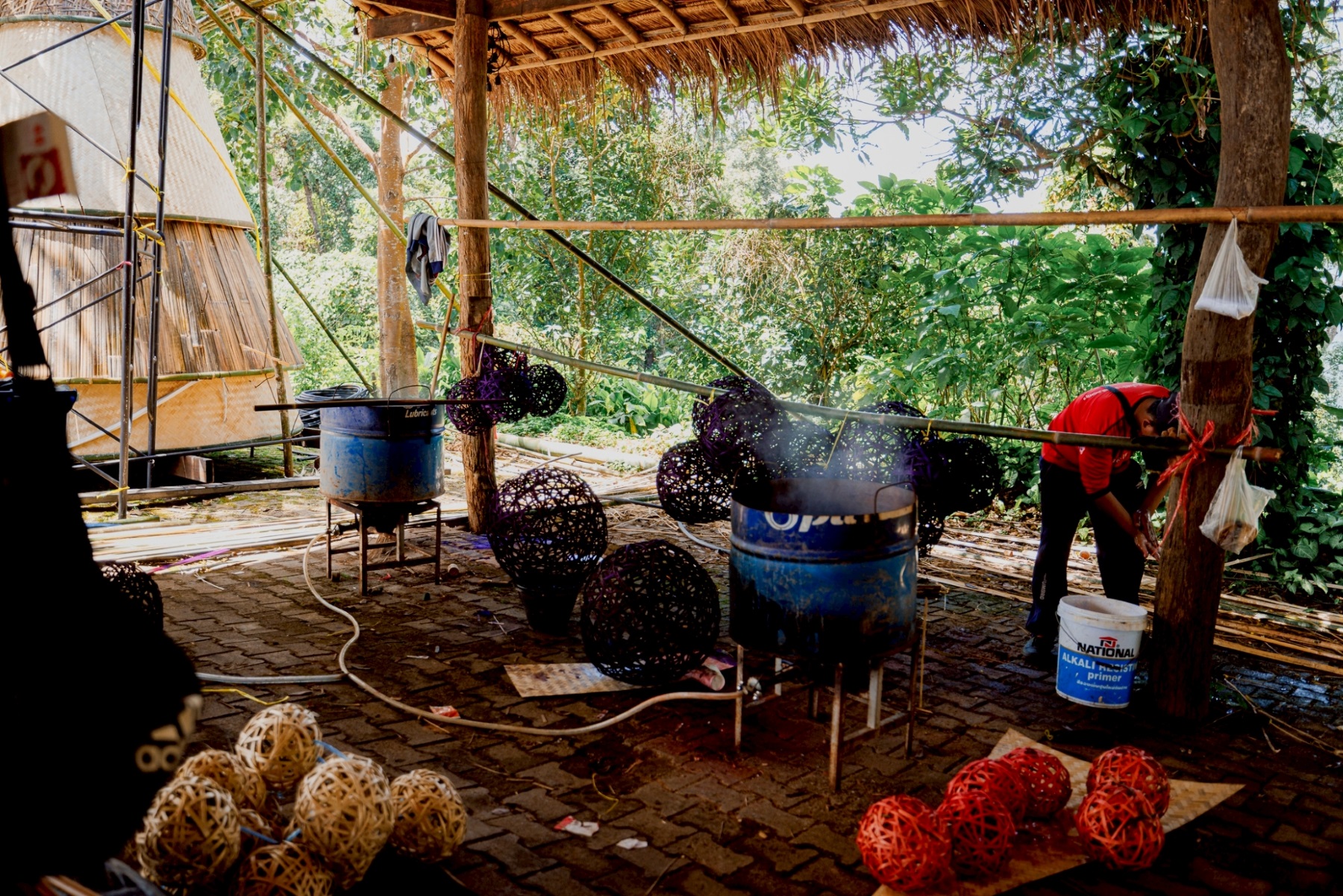 มูลนิธิแม่ฟ้าหลวงฯ ร่วมกับ เซ็นทรัล เชียงราย สืบสานพระปณิธานสมเด็จ พระบรมราชชนนีพันปีหลวง ถ่ายทอดภูมิปัญญา 4 ชนเผ่าล้านนา สู่งานศิลป์ “ต้นคริสต์มาสหมอกพันวา” ในเทศกาลสีสันกาสะลอง 2025