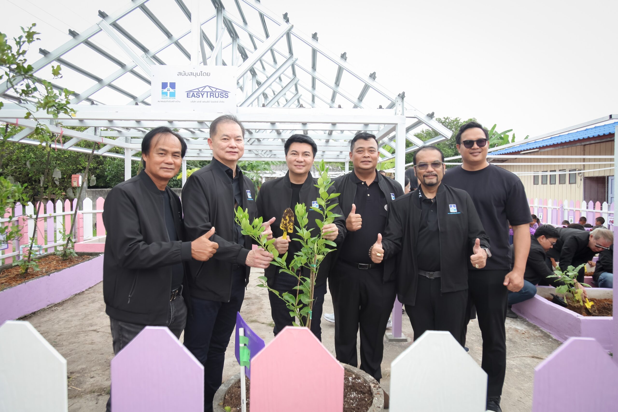 สมาคมธุรกิจรับสร้างบ้าน เดินหน้าทำ Csr ต่อเนื่องในเดือนแห่งการไว้อาลัย