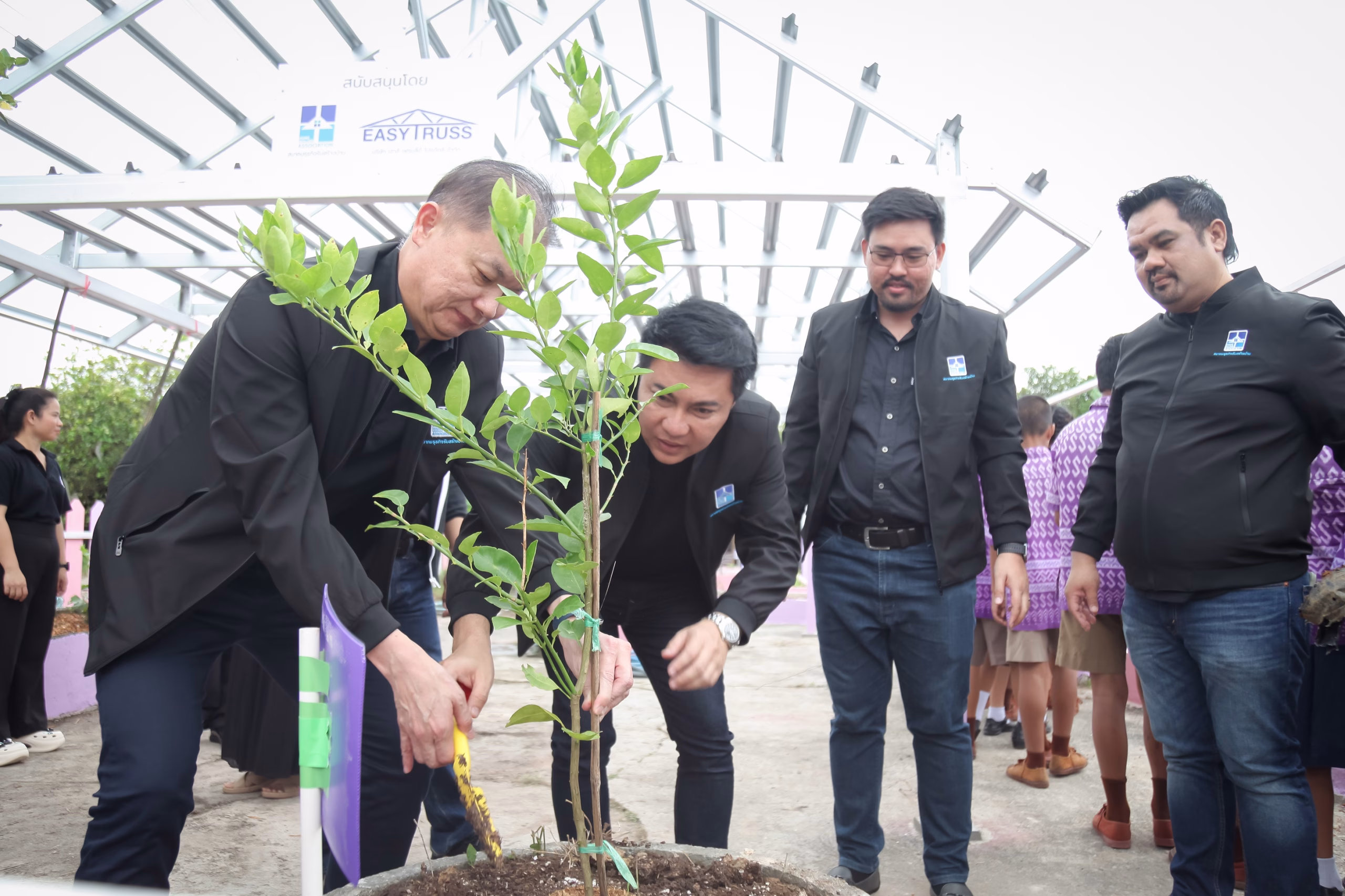 สมาคมธุรกิจรับสร้างบ้าน เดินหน้าทำ Csr ต่อเนื่องในเดือนแห่งการไว้อาลัย