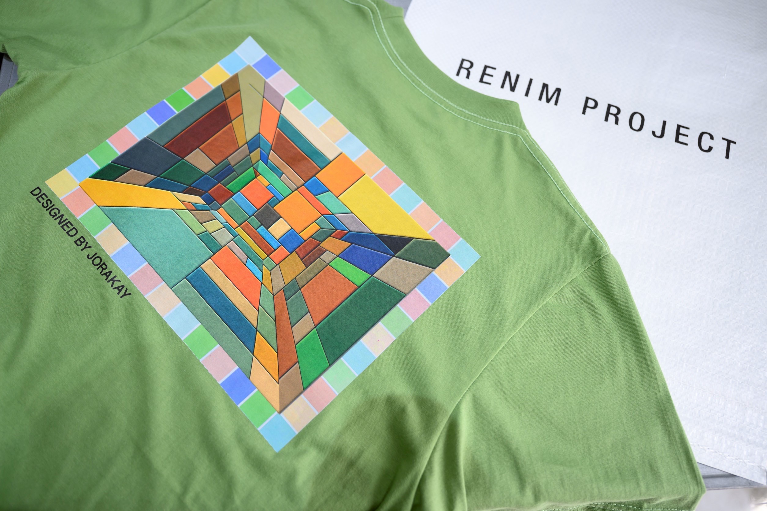 คอลแลบข้ามวงการ! จระเข้ คอร์ปอเรชั่น แท็กทีม แบรนด์สตรีตแวร์ชื่อดัง Renim Project เปลี่ยน “กาวยาแนว” เป็นงานอาร์ตสุดไวรัลใจกลางทรงวาด ในคอนเซปต์ “inspire Your Creation, Inspire Your Color ”