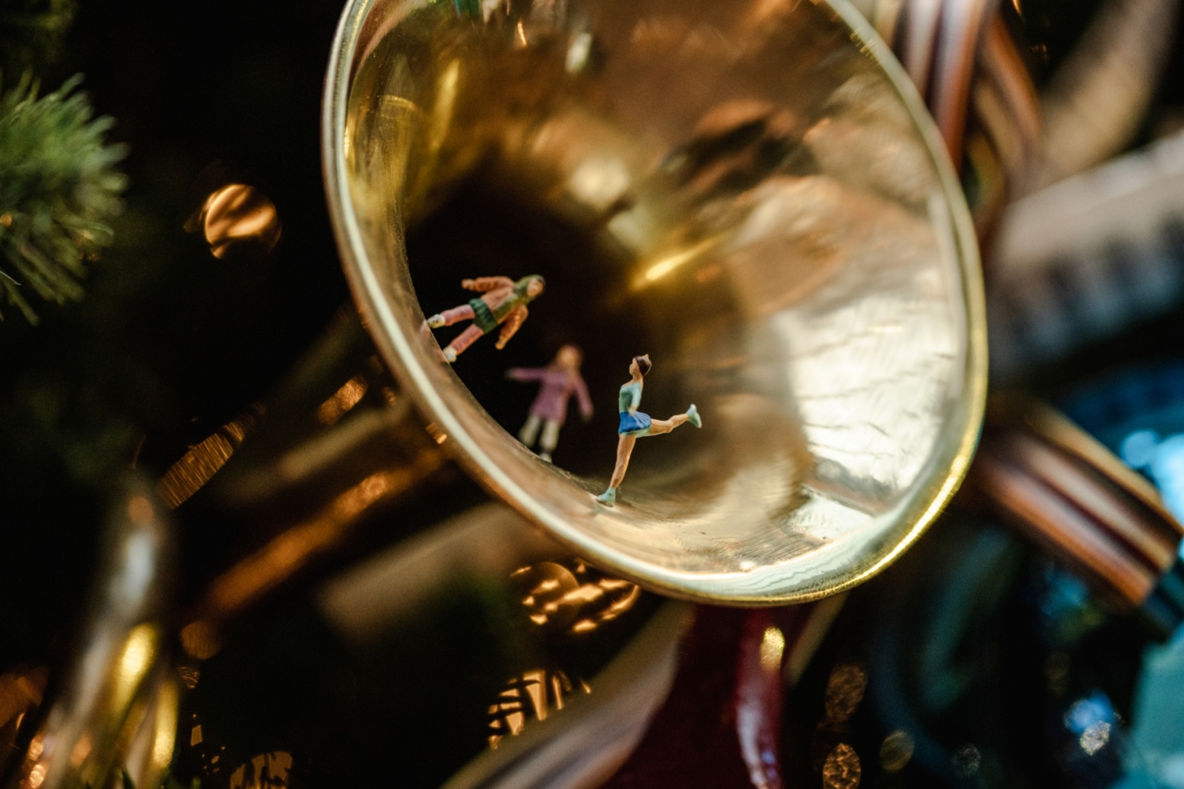 Paul Smith ร่วมกับ Royal Opera House ร่วมเฉลิมฉลองเทศกาลแห่งความสุข ด้วยต้นคริสต์มาสสุดงดงาม ใจกลางกรุงลอนดอน