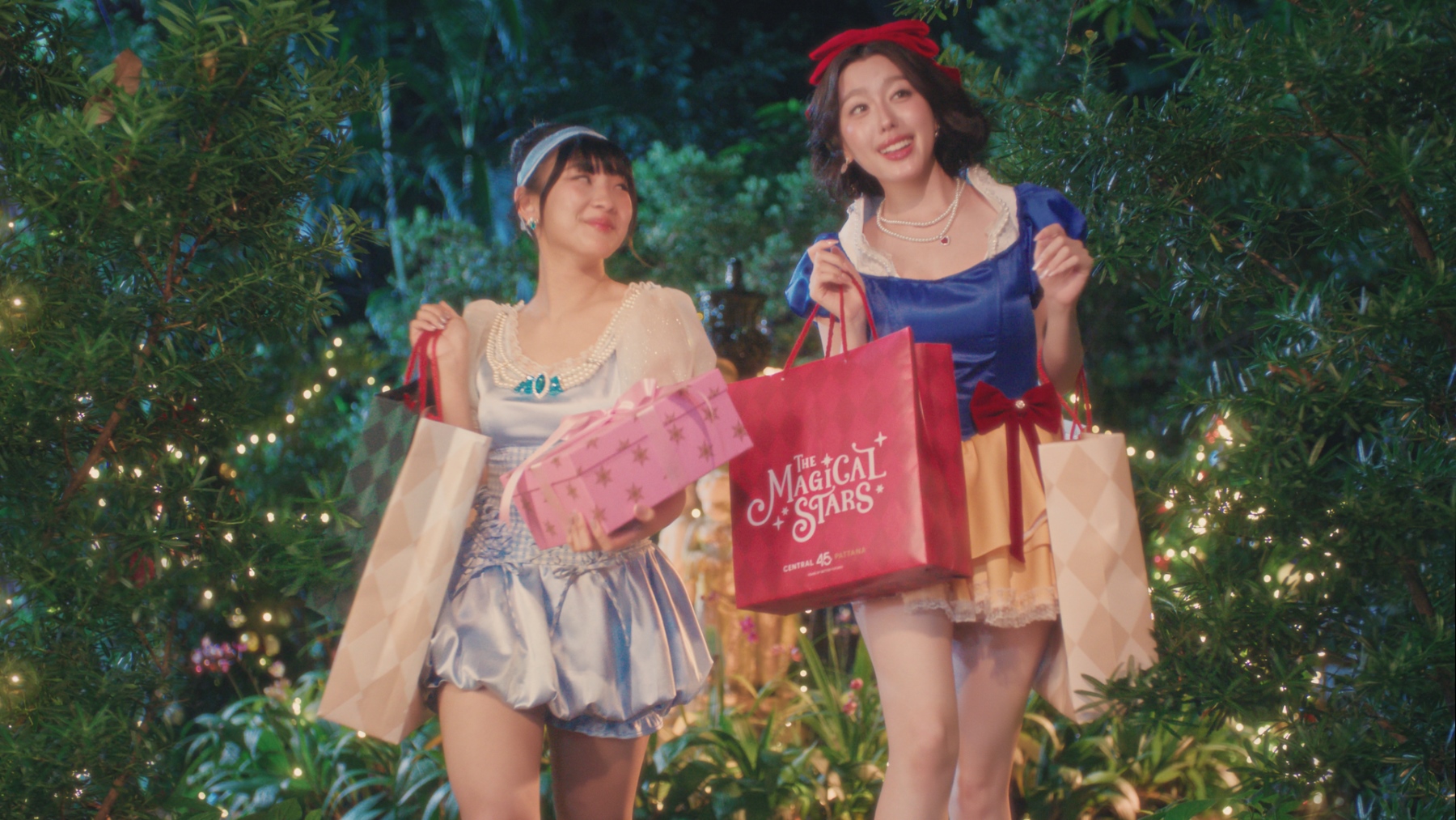 หัวใจละลาย! 4eve ในลุค ‘เจ้าหญิงทั้งเจ็ด’ เปิดแคมเปญ The Magical Stars ฟีลกู๊ดทั่วกันที่ศูนย์การค้าเซ็นทรัลทั่วประเทศ