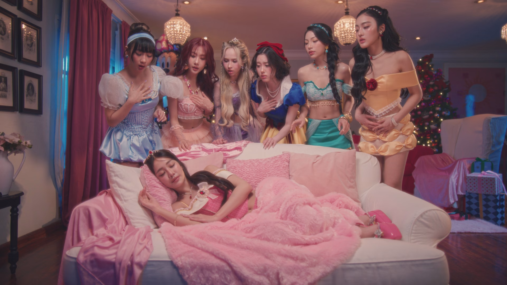 หัวใจละลาย! 4eve ในลุค ‘เจ้าหญิงทั้งเจ็ด’ เปิดแคมเปญ The Magical Stars ฟีลกู๊ดทั่วกันที่ศูนย์การค้าเซ็นทรัลทั่วประเทศ