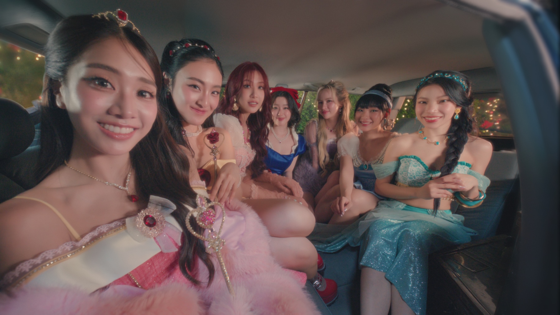 หัวใจละลาย! 4eve ในลุค ‘เจ้าหญิงทั้งเจ็ด’ เปิดแคมเปญ The Magical Stars ฟีลกู๊ดทั่วกันที่ศูนย์การค้าเซ็นทรัลทั่วประเทศ