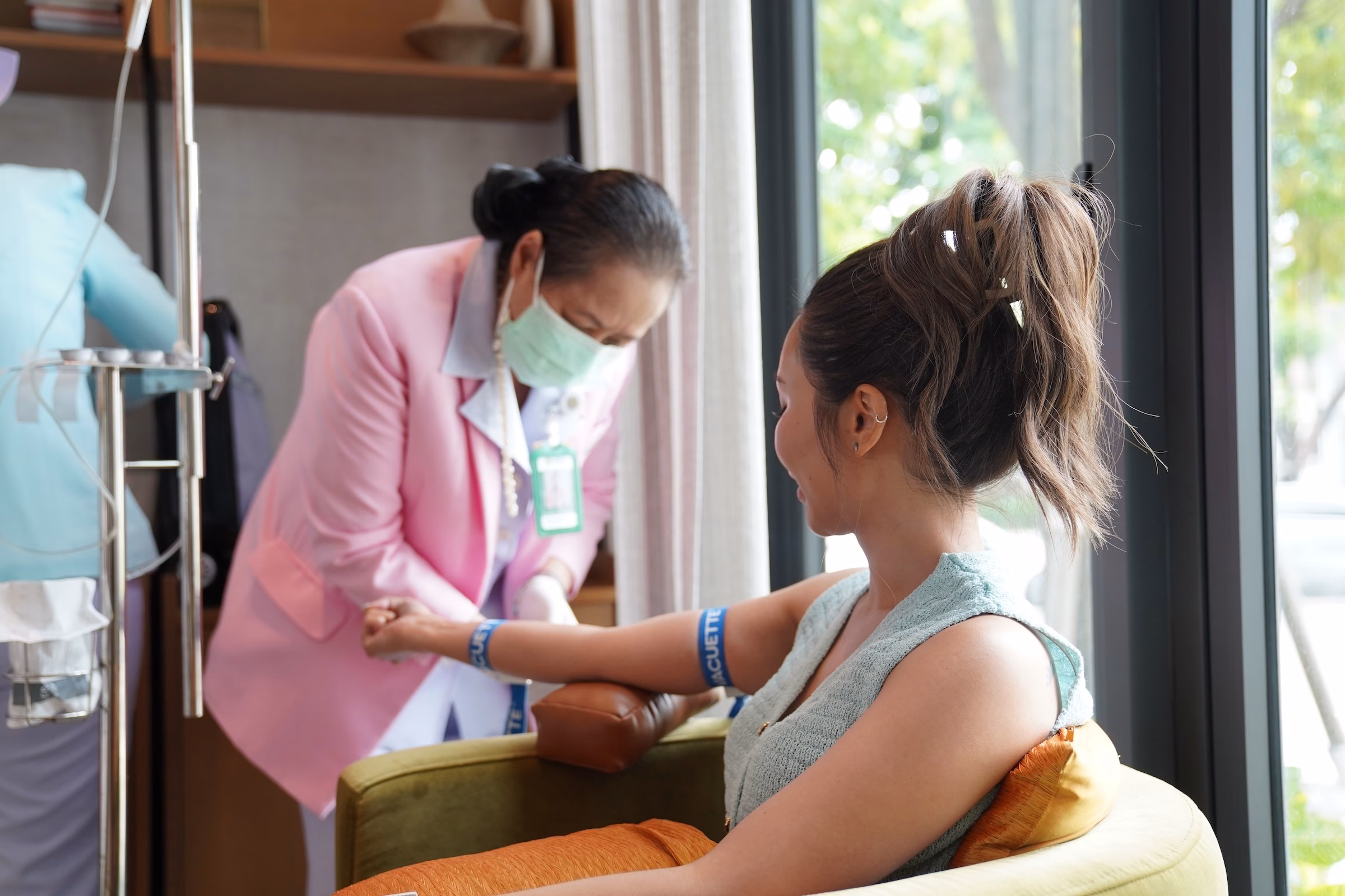 สมิติเวช แสนสิริ ผนึกกำลัง สู่มิติใหม่ของการอยู่อาศัยคุณภาพ เปิดตัวแคมเปญ “wellness At Home” พร้อมบริการ Ai Health Mobility ถึงบ้าน ตอกย้ำคอนเซ็ปต์ “บ้านที่ดูแลคุณได้” จริง #เราไม่อยากให้ใครป่วย