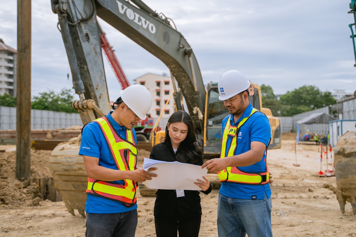 คืบหน้าต่อเนื่อง! “ลูนิค เรียลเอสเตท” แต่งตั้ง “พรพระนคร” ลุยงานก่อสร้างเฟสแรกโครงการลักชัวรี “skypark Lucean Jomtien Pattaya” มูลค่า 7,500 ล้านบาท ปักหมุด Branded Residence แห่งแรกของบันยันกรุ๊ปในพัทยา