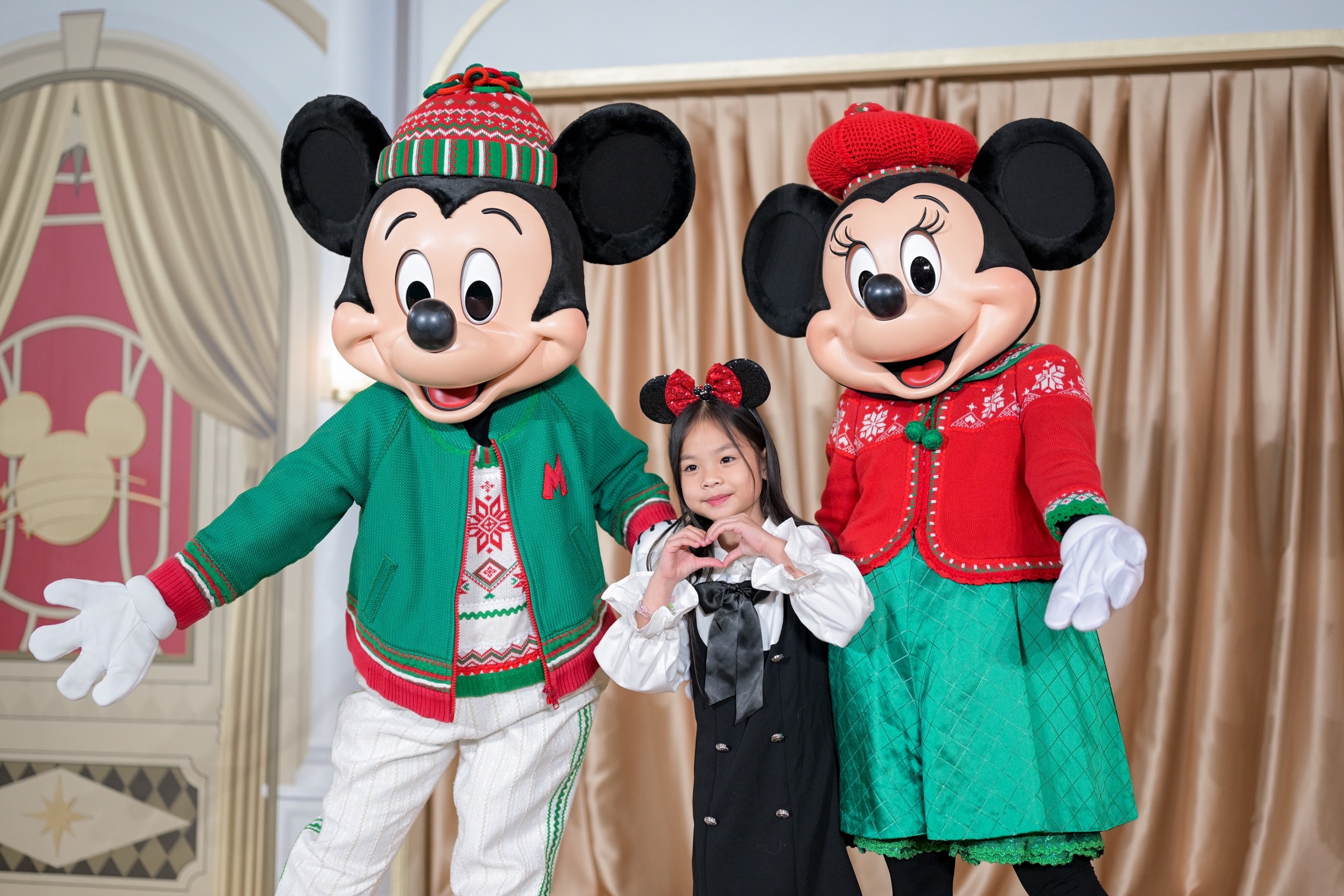 เปิดพิกัดความสุข The Magical Stars อาณาจักรคริสต์มาสธีมดิสนีย์สุดอบอุ่น เช็กอินหิมะตก–ฟีลเทพนิยาย ที่ศูนย์การค้าเซ็นทรัลทั่วประเทศ