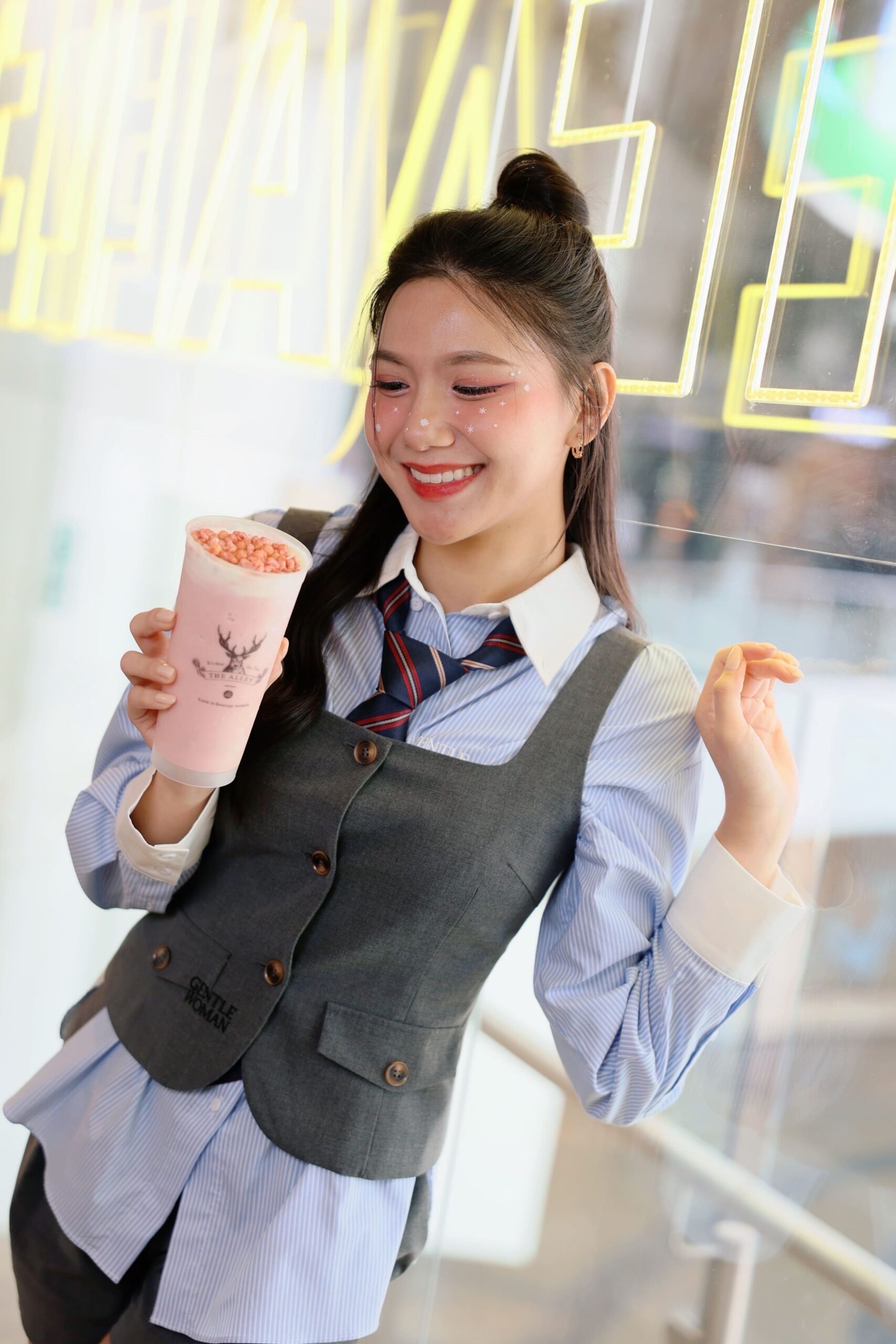 เมกาบางนาต้อนรับเทศกาลคริสต์มาส กับแคมเปญ “mega Christmas Specials” มอบของขวัญสุดพิเศษให้สมาชิกเมกา สไมล์ รีวอร์ดส แลกรับฟรี! 12 เมนูอร่อย วันนี้ – 31 ธ.ค. 68 ที่เมกาบางนาเท่านั้น