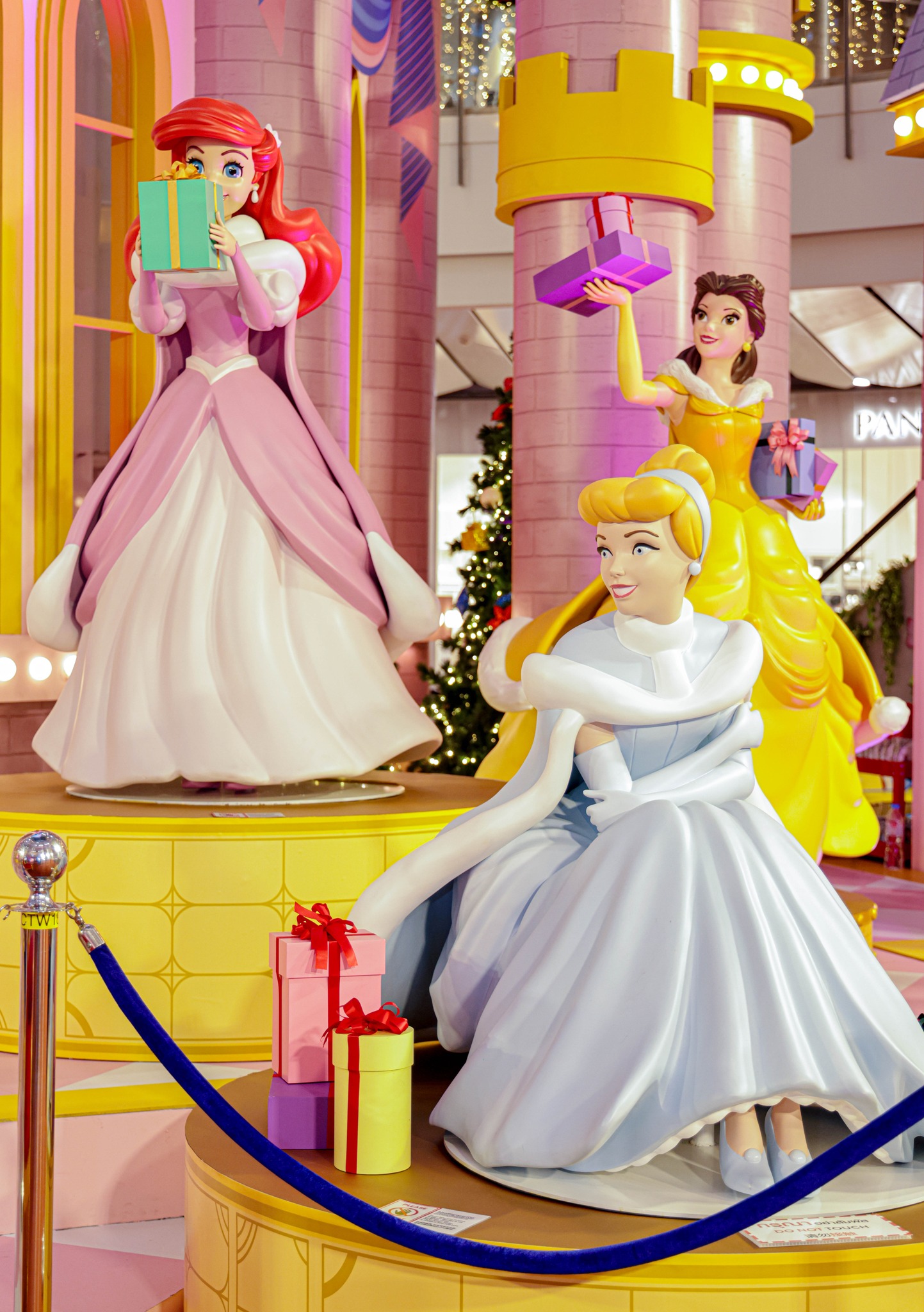 เปิดพิกัดความสุข The Magical Stars อาณาจักรคริสต์มาสธีมดิสนีย์สุดอบอุ่น เช็กอินหิมะตก–ฟีลเทพนิยาย ที่ศูนย์การค้าเซ็นทรัลทั่วประเทศ