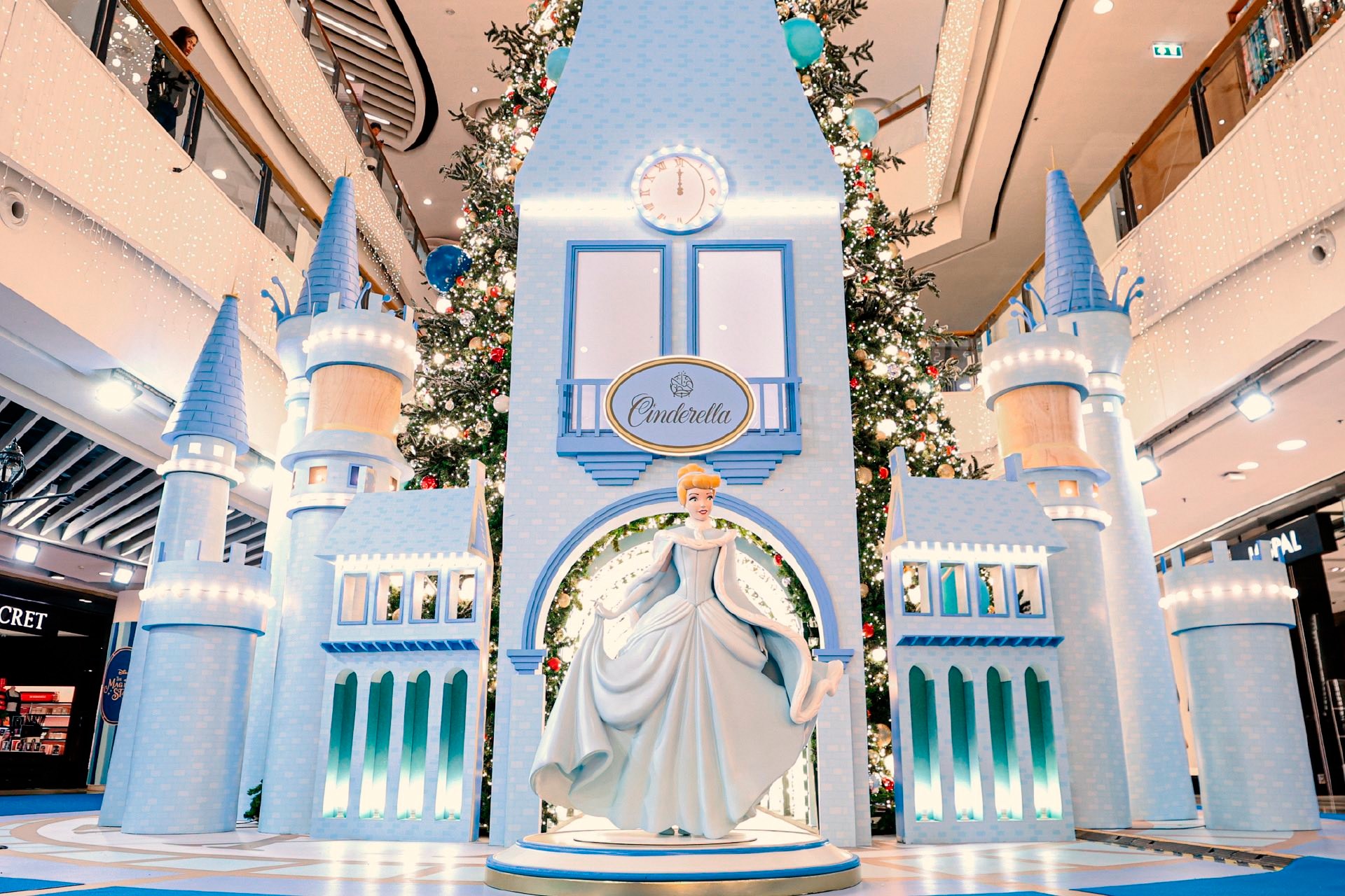 เปิดพิกัดความสุข The Magical Stars อาณาจักรคริสต์มาสธีมดิสนีย์สุดอบอุ่น เช็กอินหิมะตก–ฟีลเทพนิยาย ที่ศูนย์การค้าเซ็นทรัลทั่วประเทศ