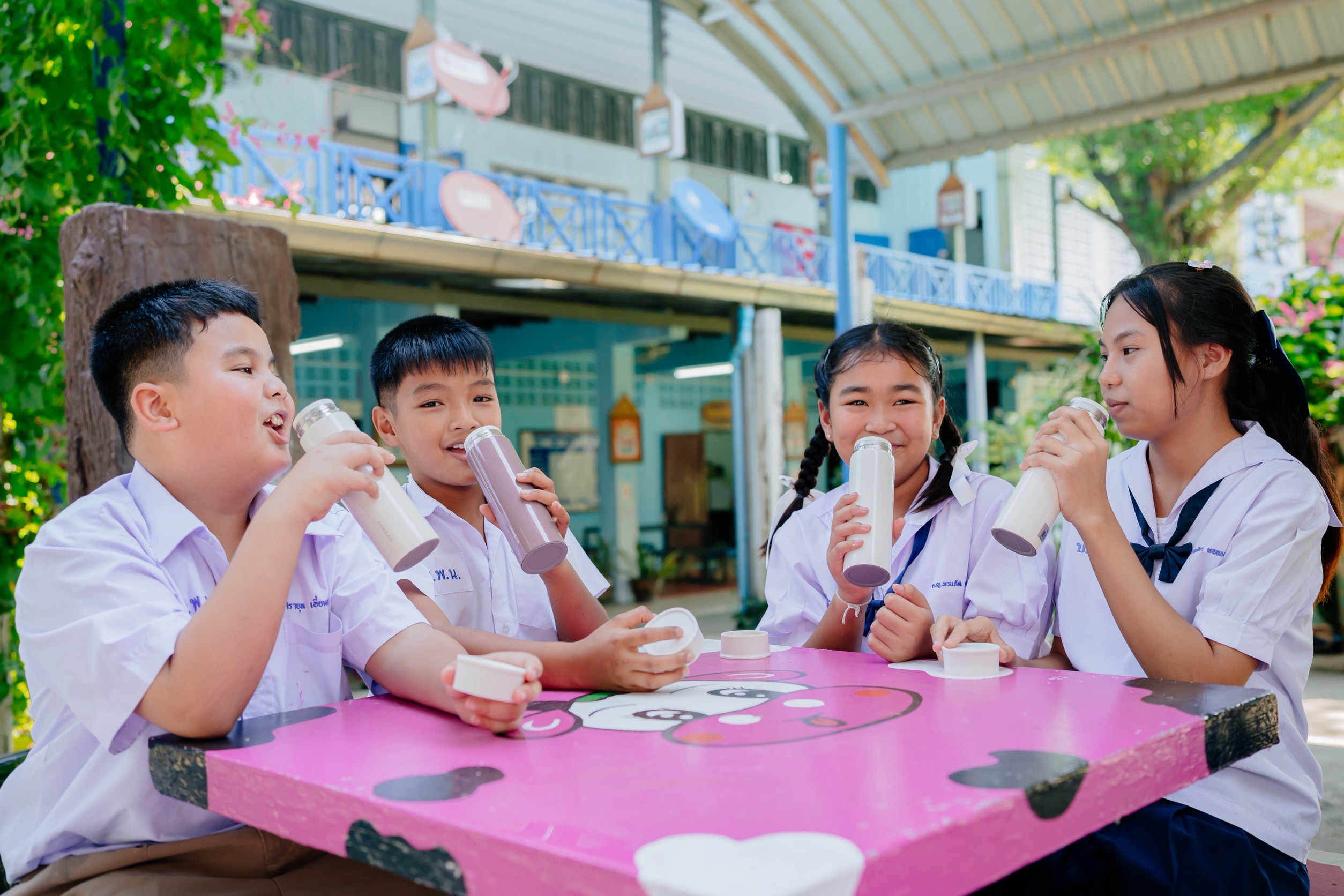 ซีพี แอ็กซ์ตร้า ร่วมกับ ล็อก แอนด์ ล็อก จัดกิจกรรม “โรงเรียนไร้ขยะ” ส่งมอบกระบอกน้ำรักษ์โลก ปลูกฝังการลดใช้ขวดพลาสติกให้เยาวชน