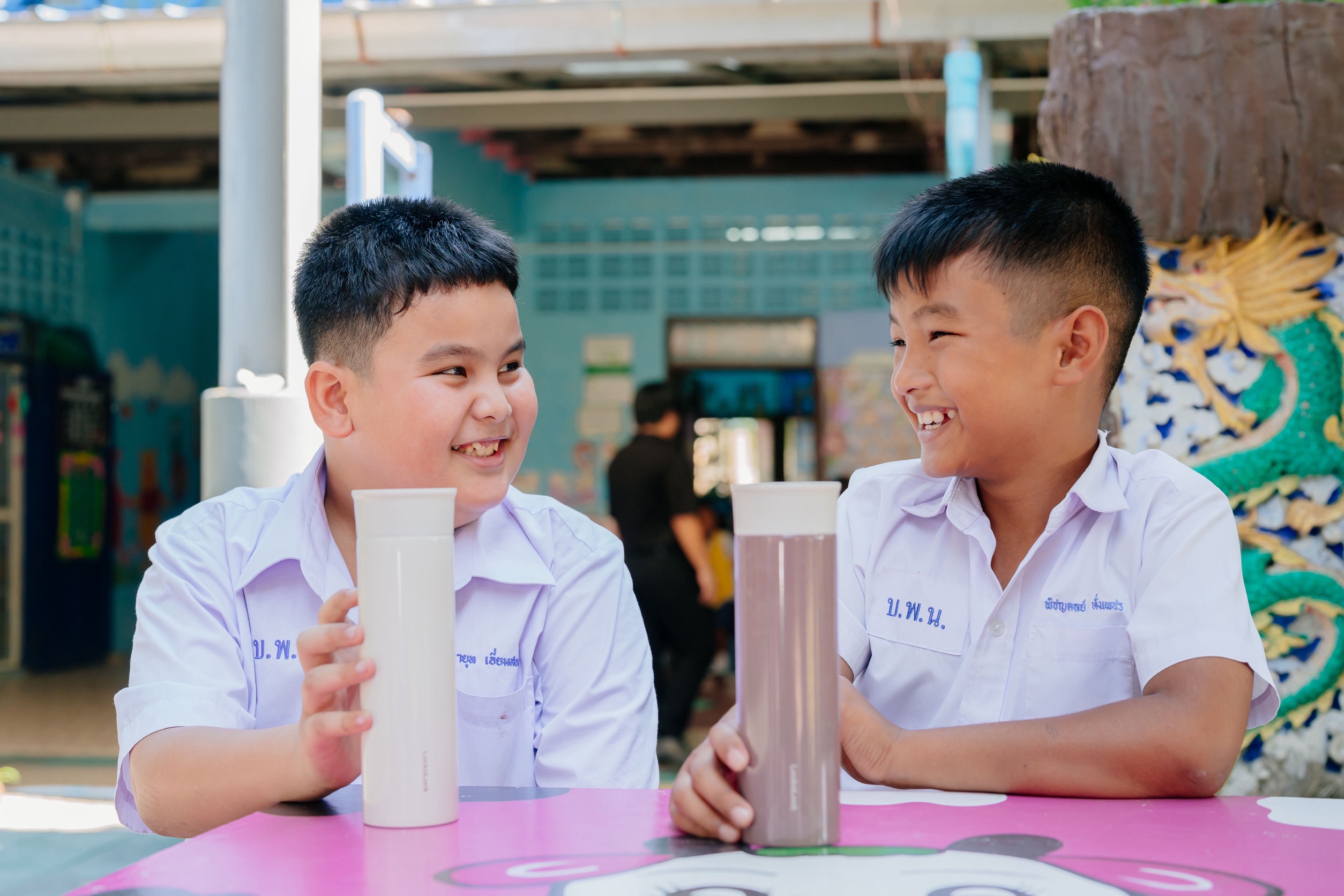 ซีพี แอ็กซ์ตร้า ร่วมกับ ล็อก แอนด์ ล็อก จัดกิจกรรม “โรงเรียนไร้ขยะ” ส่งมอบกระบอกน้ำรักษ์โลก ปลูกฝังการลดใช้ขวดพลาสติกให้เยาวชน