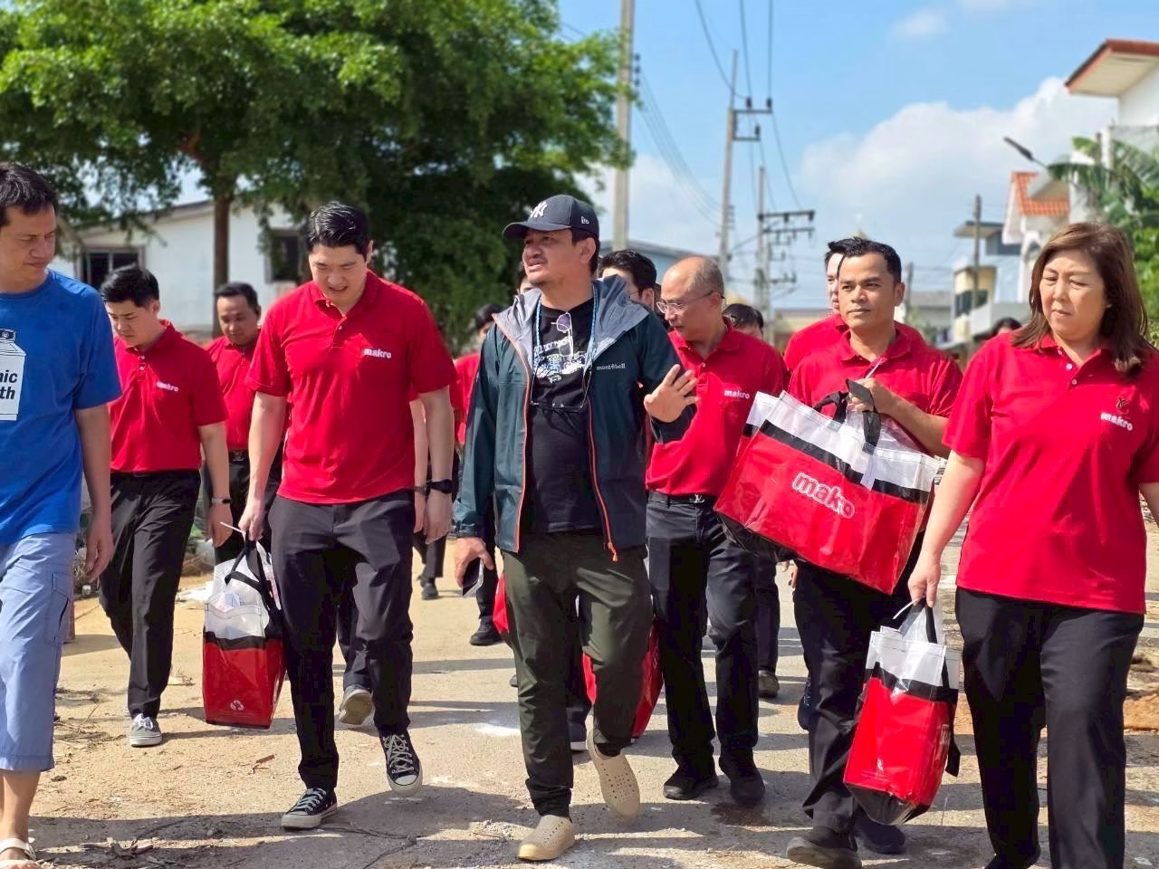 “ซีพี แอ็กซ์ตร้า ระดมทีมลงพื้นที่ ช่วยบรรเทาผลกระทบ–ฟื้นฟูผู้ประสบอุทกภัยภาคใต้ พร้อมเดินหน้าส่งต่อความช่วยเหลือต่อเนื่อง”