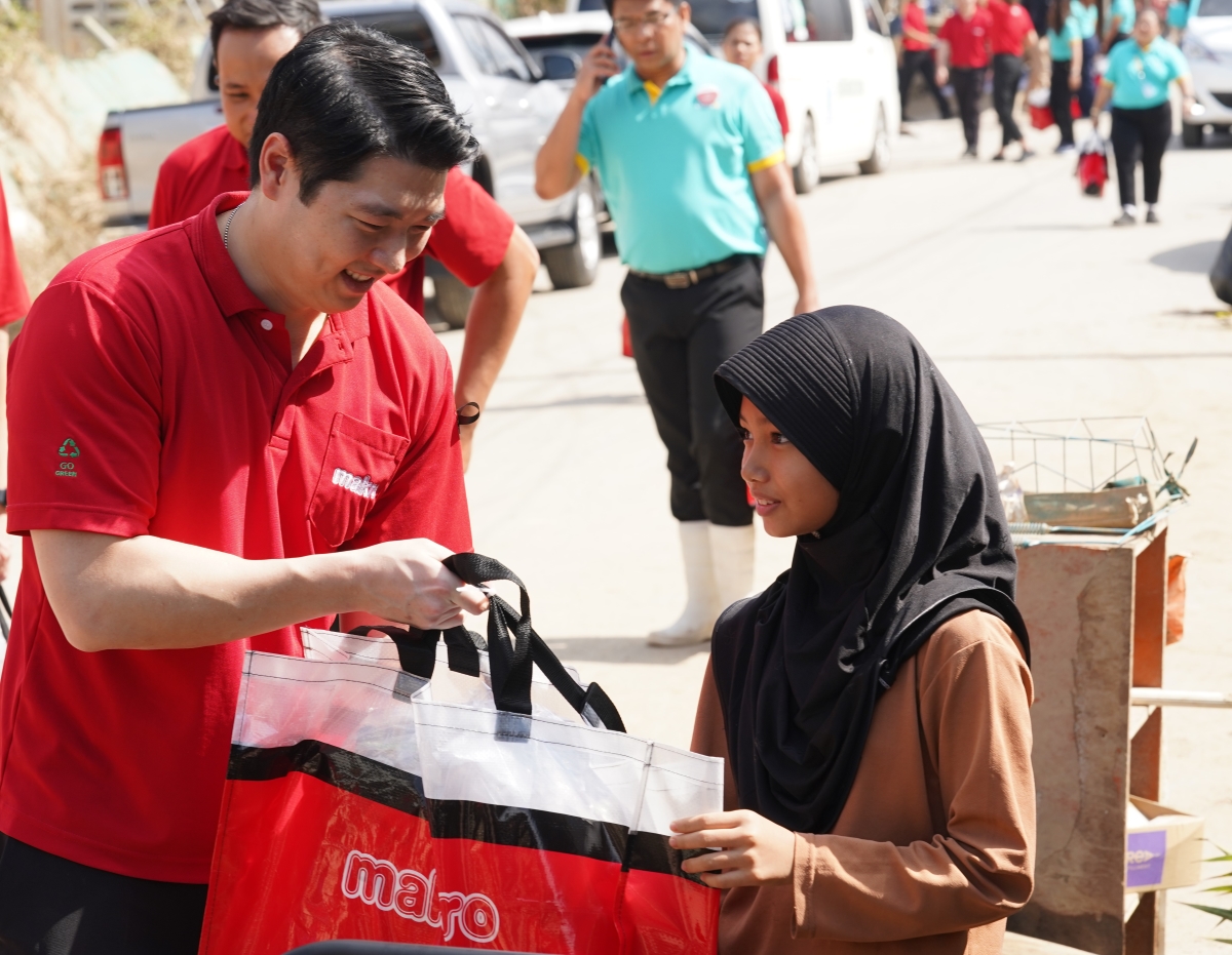 “ซีพี แอ็กซ์ตร้า ระดมทีมลงพื้นที่ ช่วยบรรเทาผลกระทบ–ฟื้นฟูผู้ประสบอุทกภัยภาคใต้ พร้อมเดินหน้าส่งต่อความช่วยเหลือต่อเนื่อง”