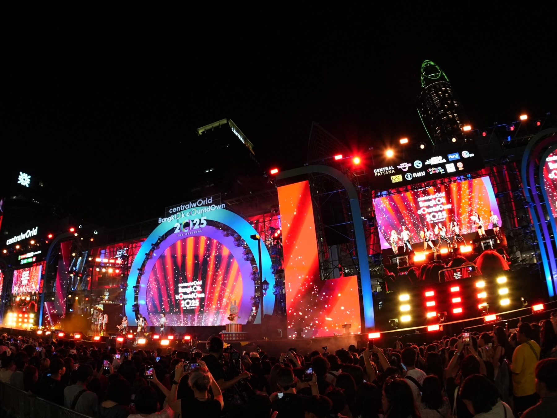 Centralworld Bangkok Countdown ต้นแบบมาตรฐานเคานต์ดาวน์ประเทศไทย แพลตฟอร์มเอนเตอร์เทนเมนต์ที่ขับเคลื่อนอุตสาหกรรมบันเทิงไทยสู่เวทีโลก
