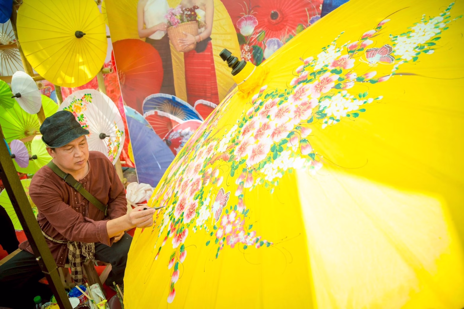 เทศบาลเมืองต้นเปา ชวนสัมผัสเสน่ห์ศิลปะพื้นบ้าน สืบสานภูมิปัญญาหัตถศิลป์ไทยกว่า 100 ปี ใน “เทศกาลร่มบ่อสร้างและหัตถกรรมสันกำแพง 2569” หัตถกรรมสร้างสรรค์ สีสันนานาชาติ ครั้งที่ 41 16 – 18 มกราคม 2569 ณ หมู่บ้านบ่อสร้าง อ.สันกำแพง จ.เชียงใหม่