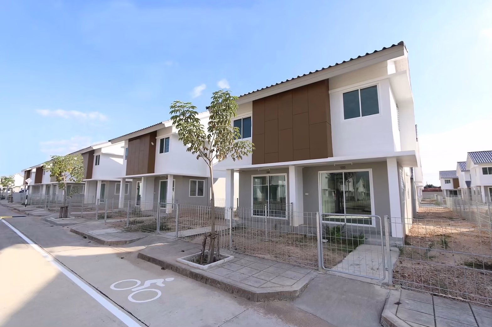 กคช. มอบของขวัญปีใหม่ 2569 ลดราคาสูงสุด 20% ผ่อนสบาย ๆ ดอกเบี้ย 2.5% ลดค่าเช่า 500 บาท พร้อมปรับโครงสร้างหนี้สำหรับลูกค้าเช่าซื้อ หวังลดภาระค่าครองชีพ