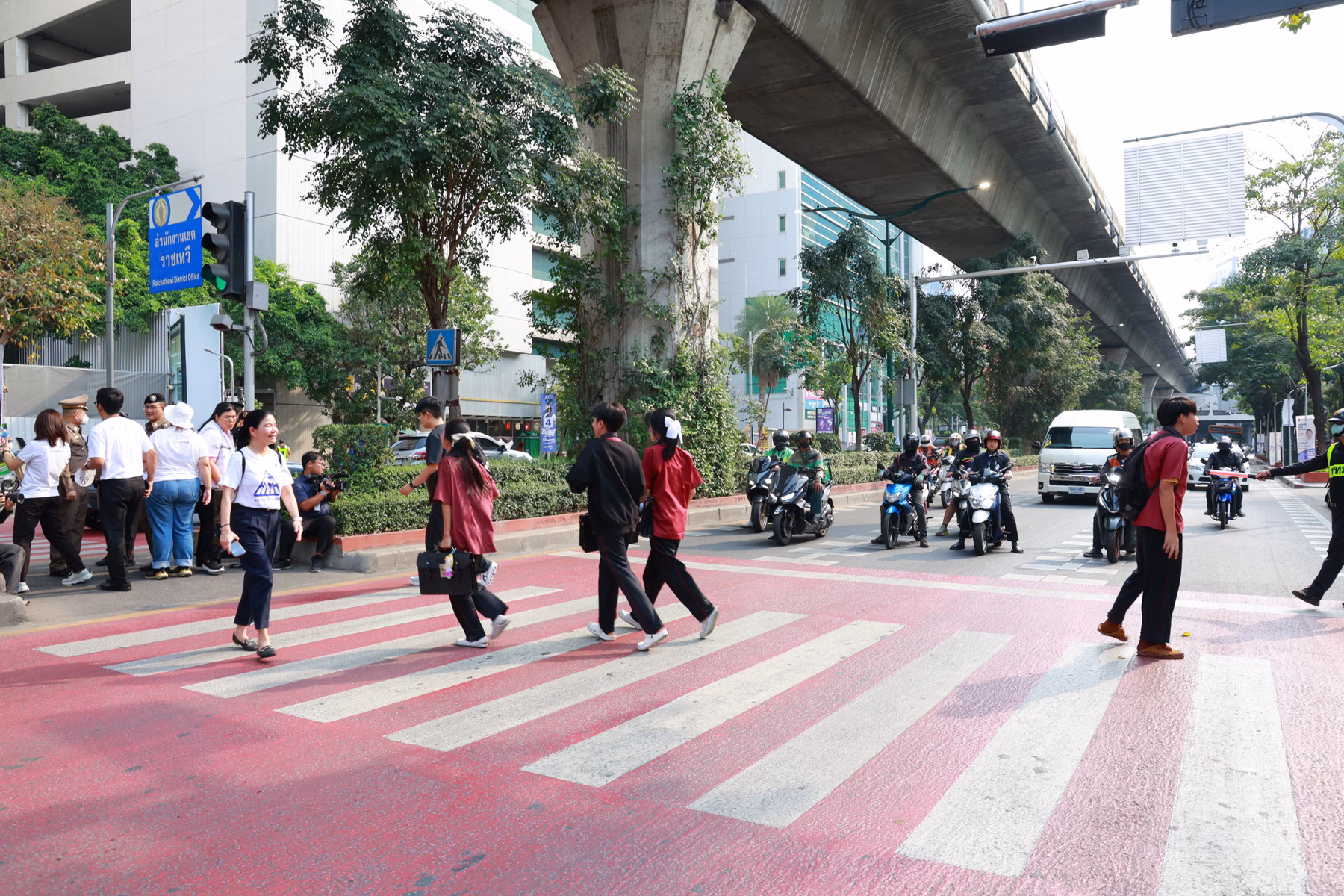 วิริยะประกันภัย ร่วมพิธีเปิดตัวโครงการ “โครงการกี่คันได้ข้าม” ชวนสังคมส่งเสริมวัฒนธรรมหยุดรถให้คนข้ามทางม้าลาย